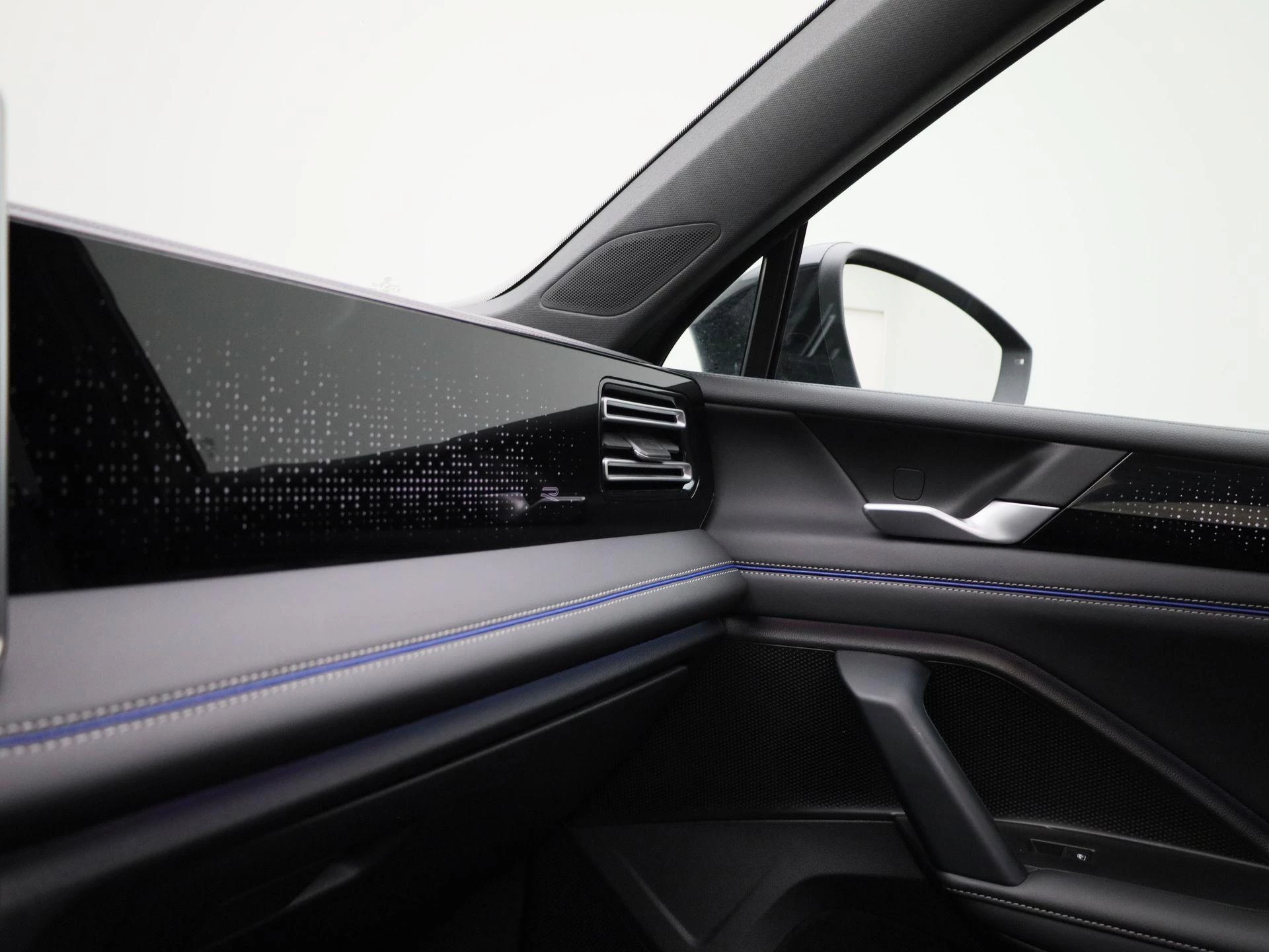 Volkswagen-Tiguan-image-23