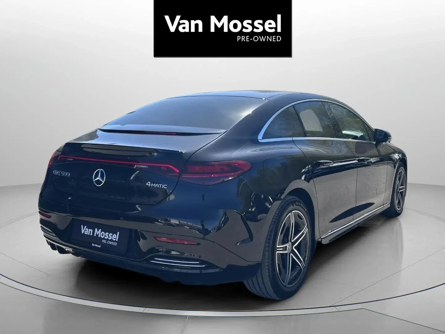 Mercedes-Benz-EQE-image-4