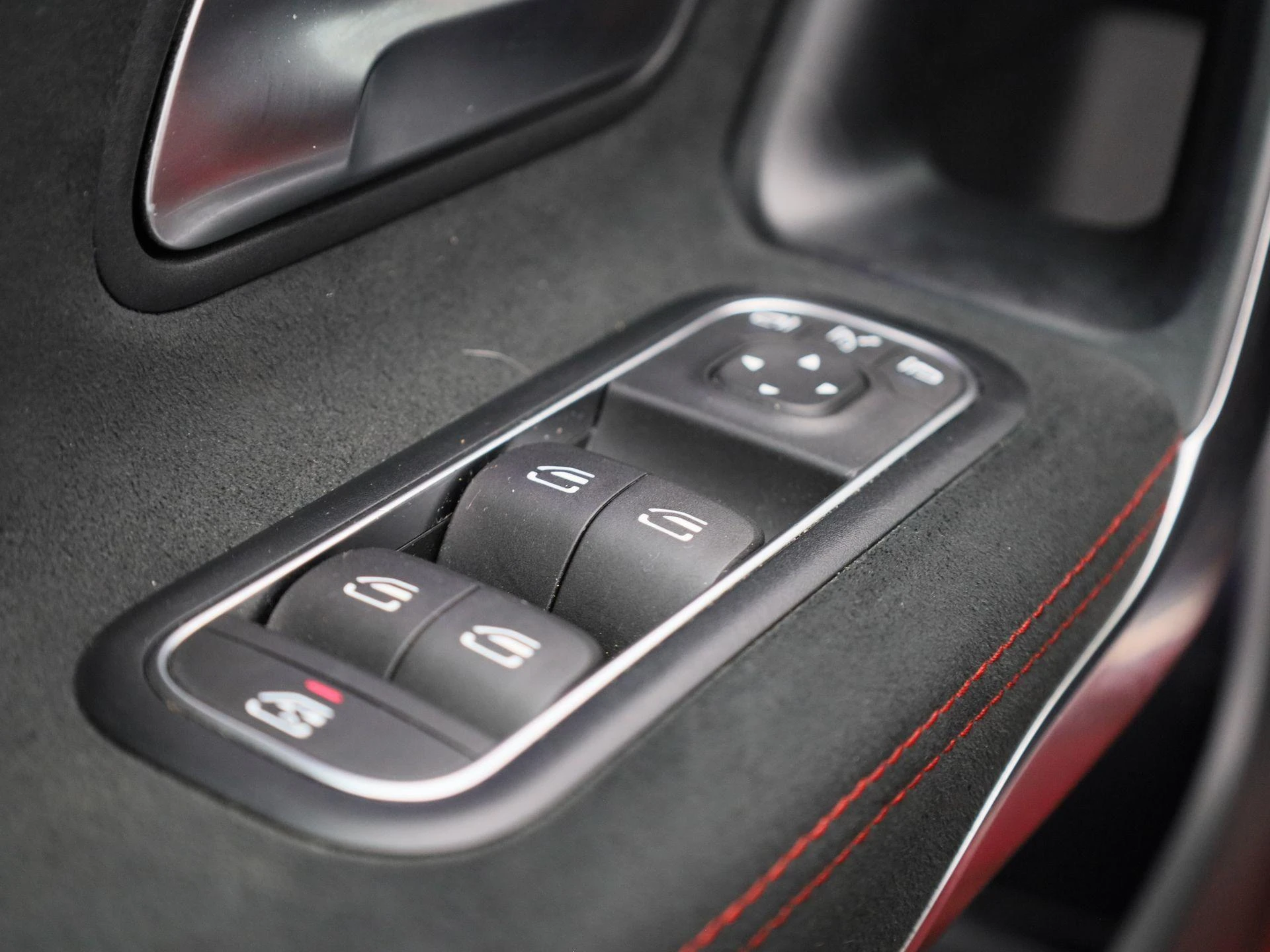 Mercedes-Benz CLA 180 d AMG Line Shooting Brake + CARPLAY + PANO DAK + TREKHAAK + MEMORY SEATS +