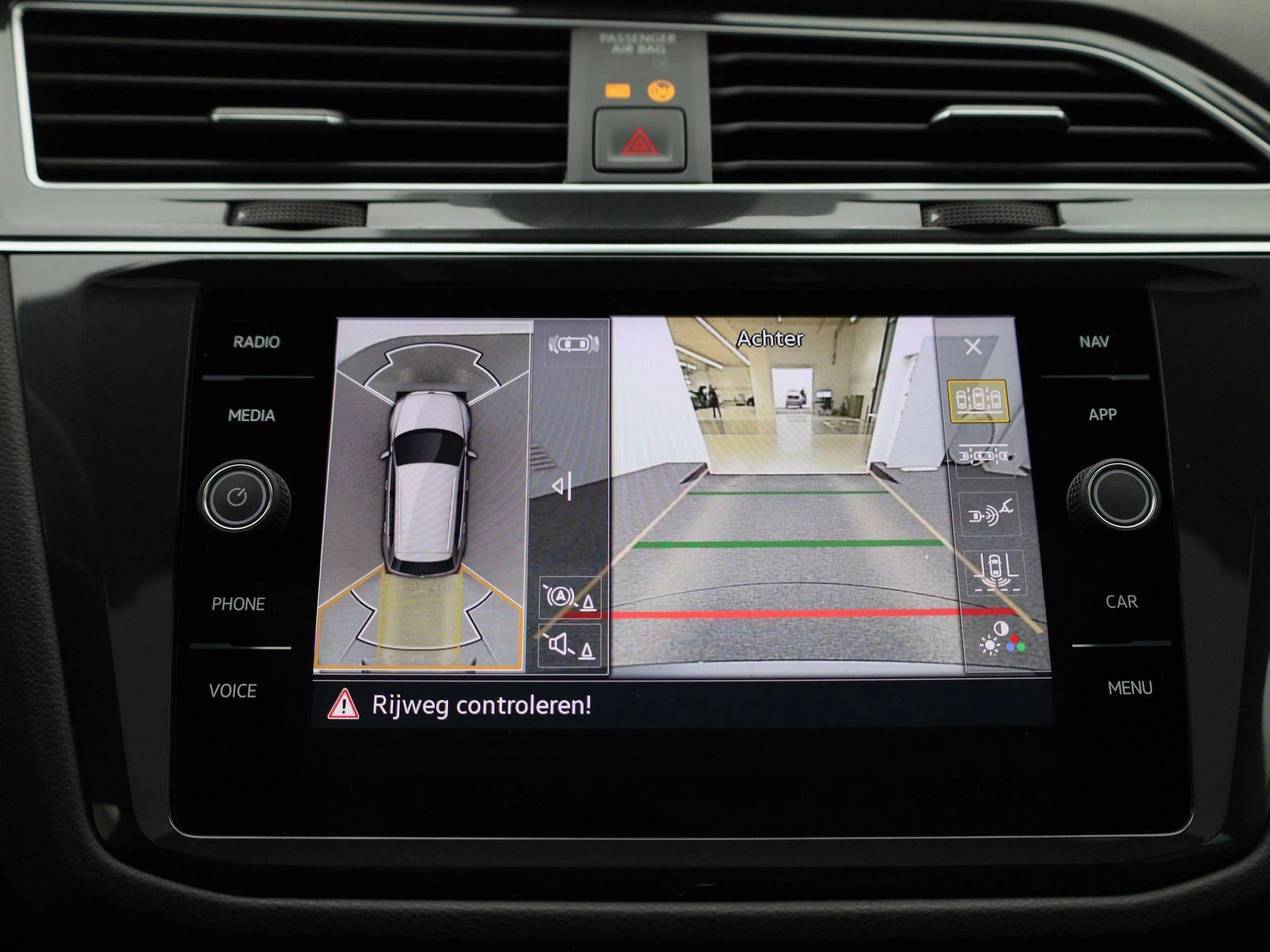 Volkswagen-Tiguan-image-32