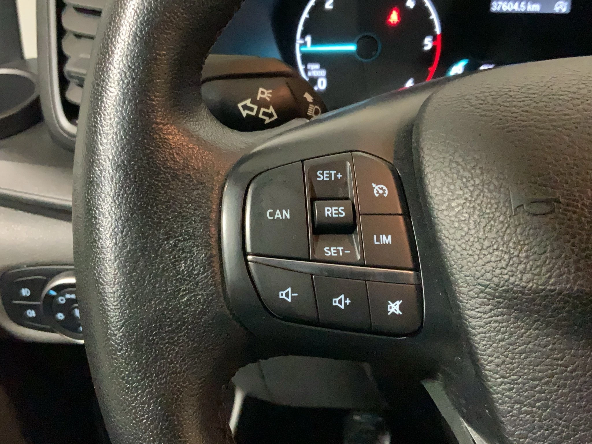 Ford-Transit Custom-image-17