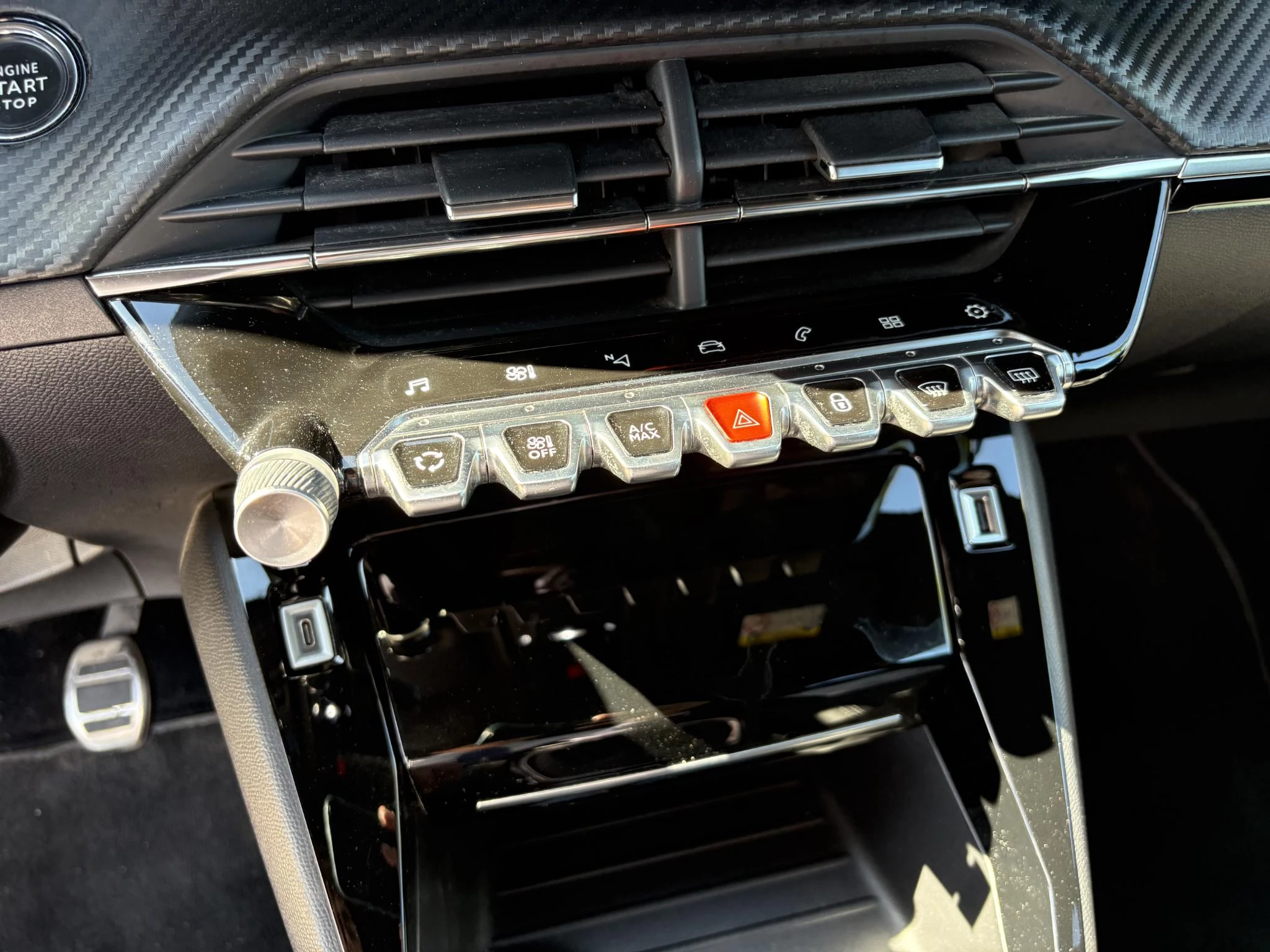 Peugeot-208-image-13
