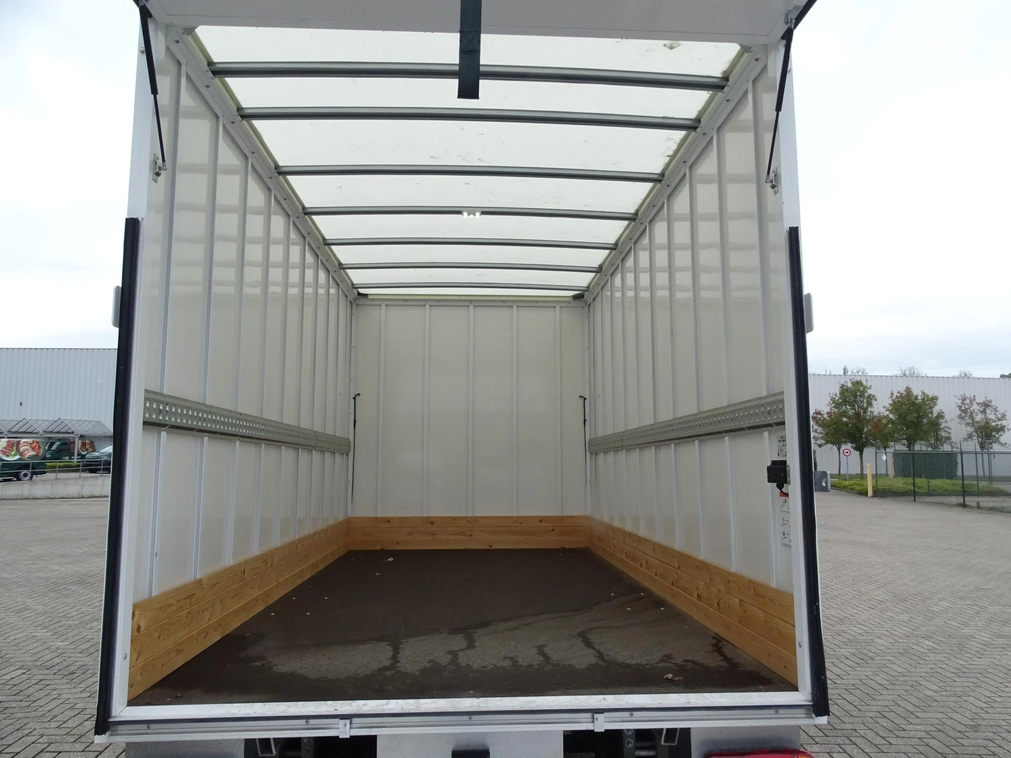Opel-Movano-image-9