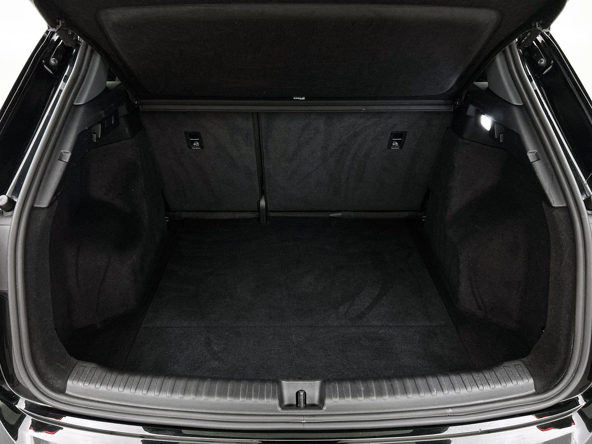 Audi-Q4 e-tron-image-16