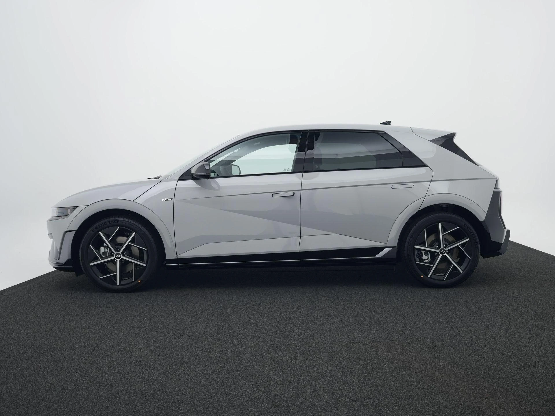 Hyundai-IONIQ 5-image-3