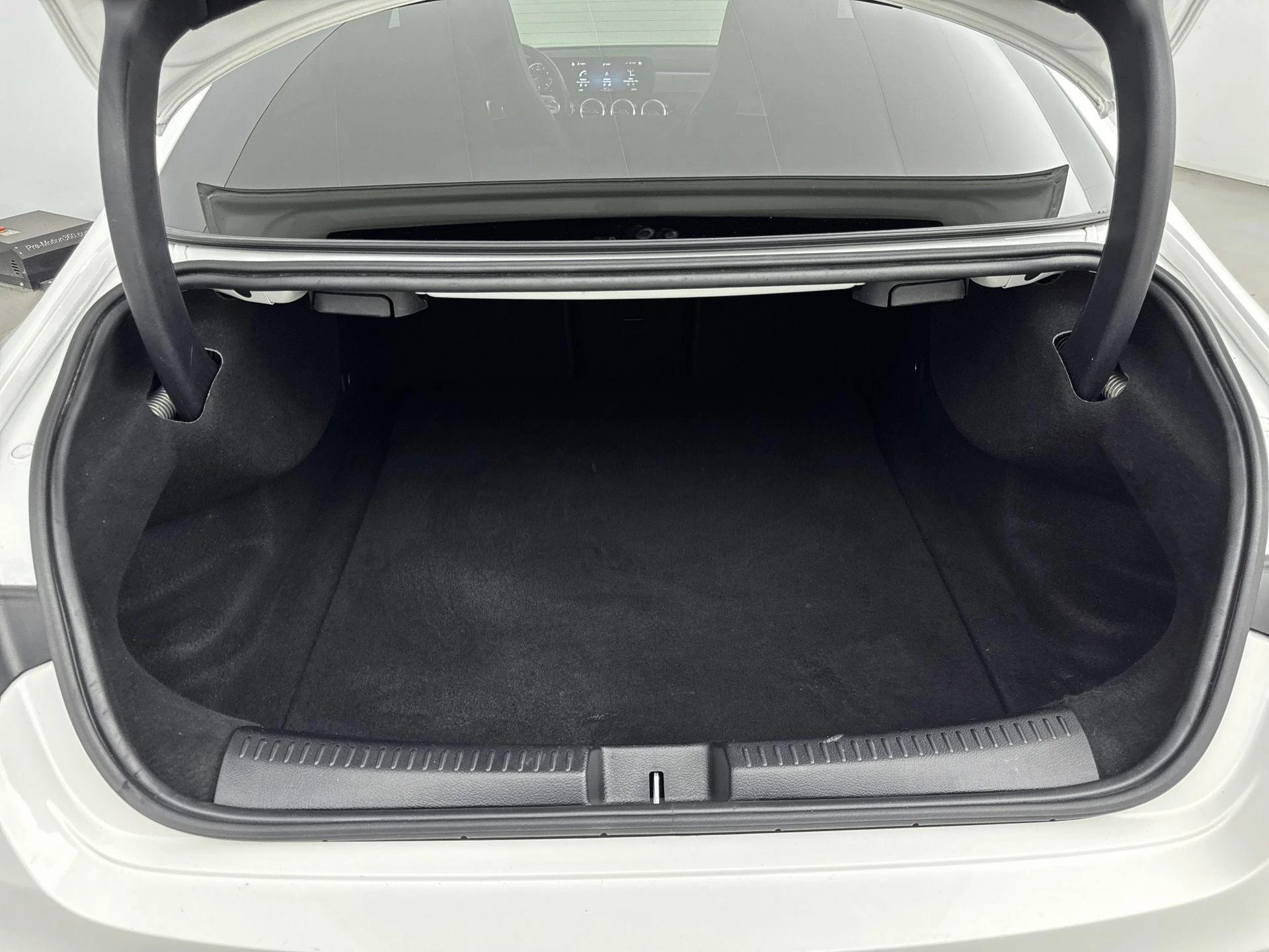 Mercedes-Benz-CLA-image-23