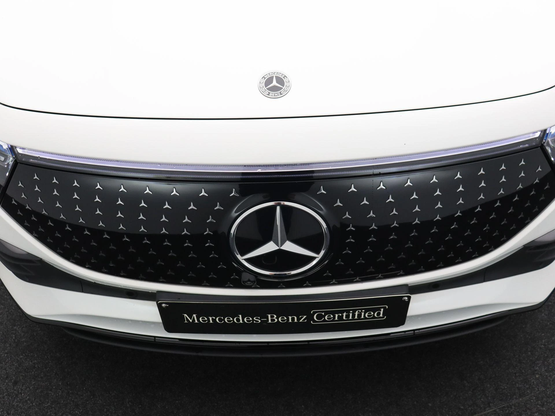 Mercedes-Benz EQA 250+ Star Edition + PANO + TREKHAAK + BURMESTER + HEAD UP +