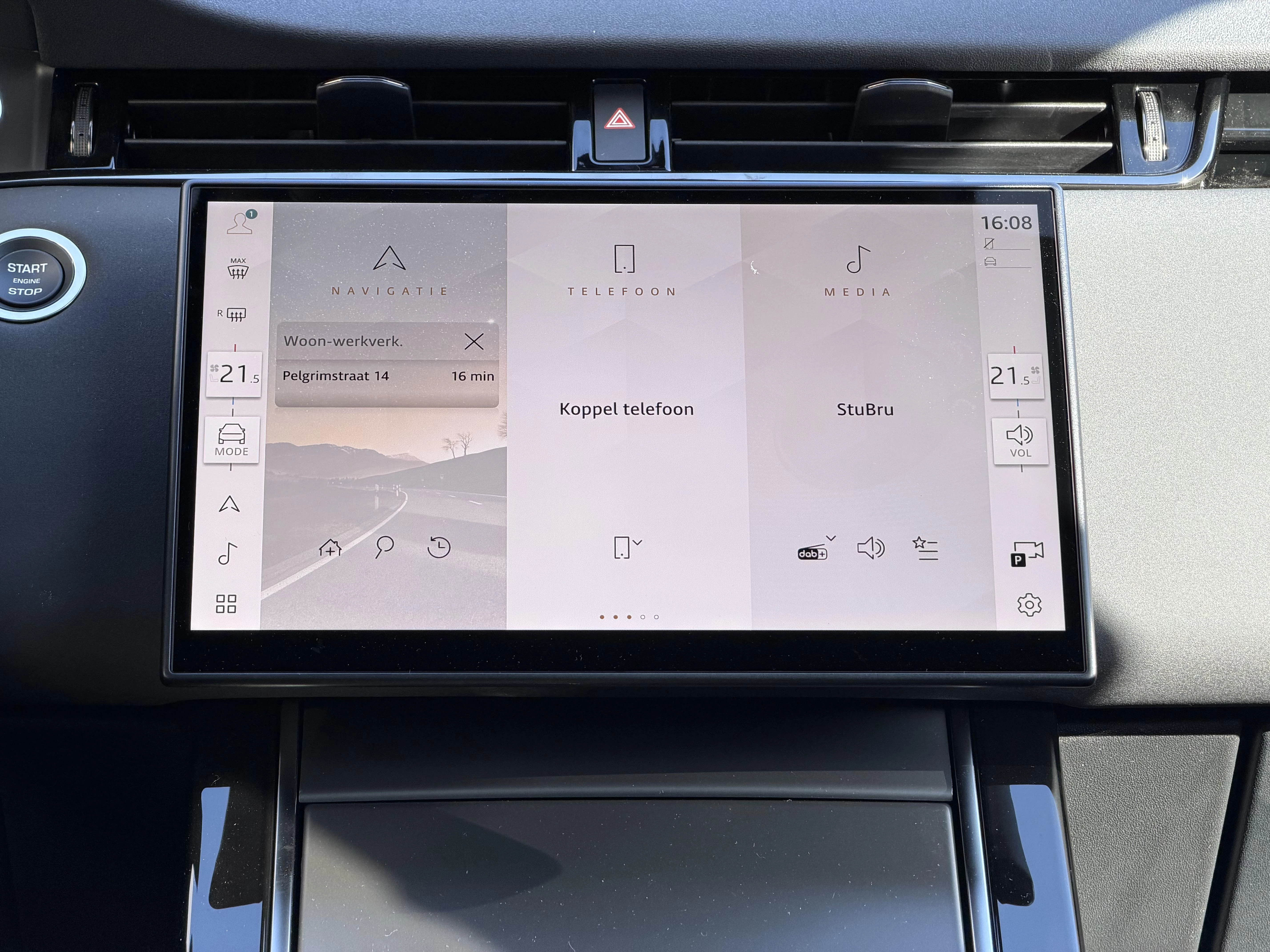 Land Rover-Range Rover Evoque-image-19