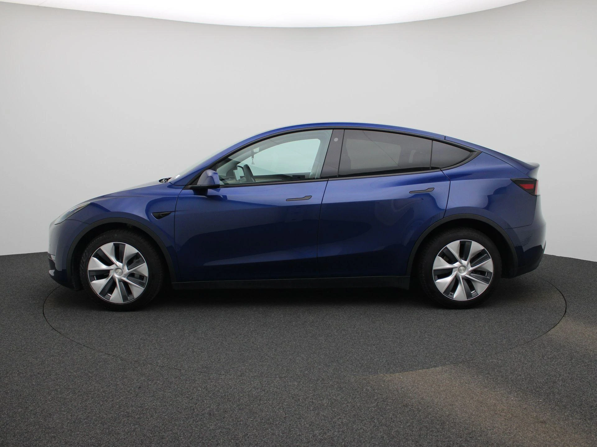 Tesla-Model Y-image-4
