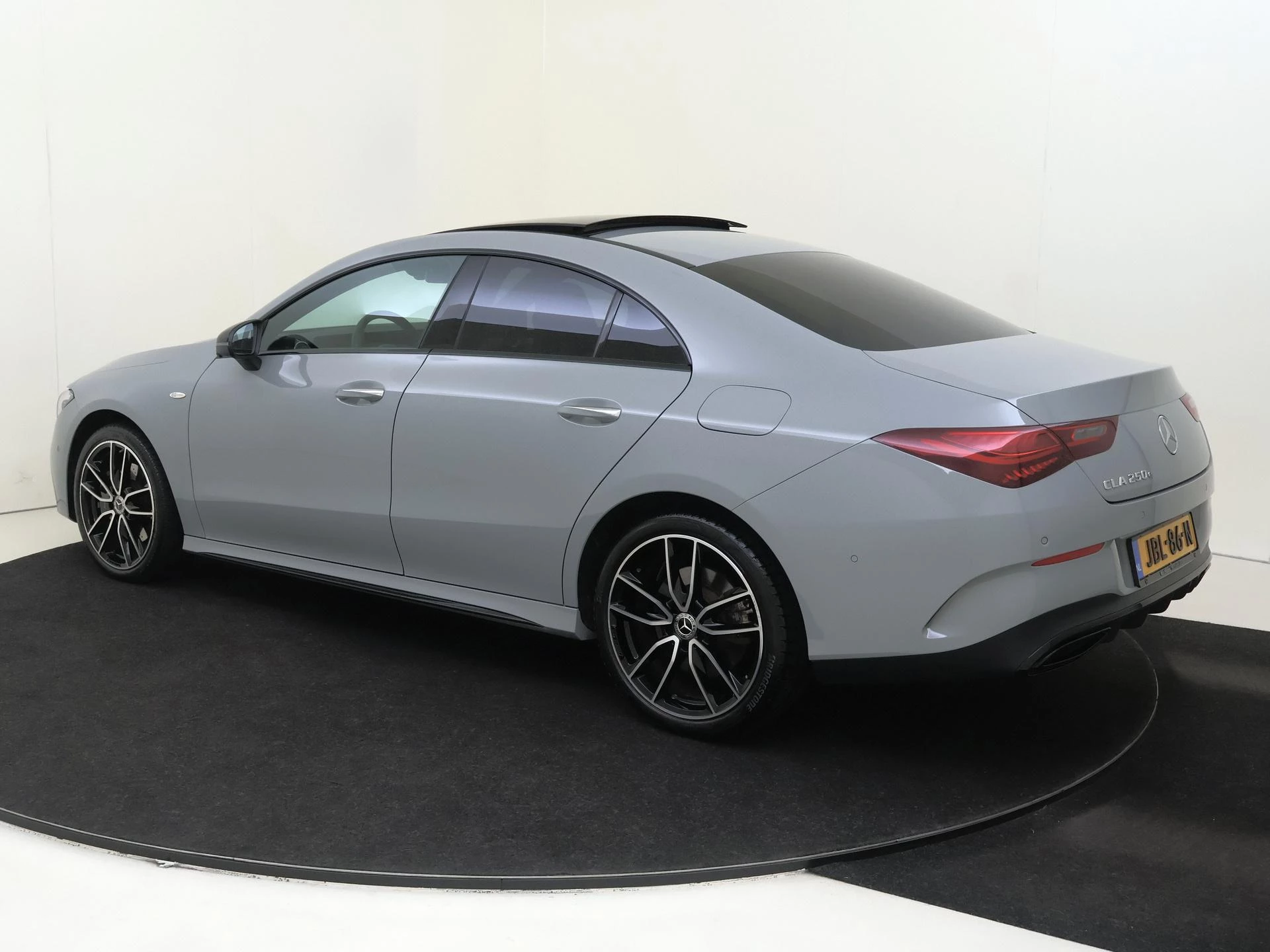 Mercedes-Benz CLA 250 e Business Solution AMG