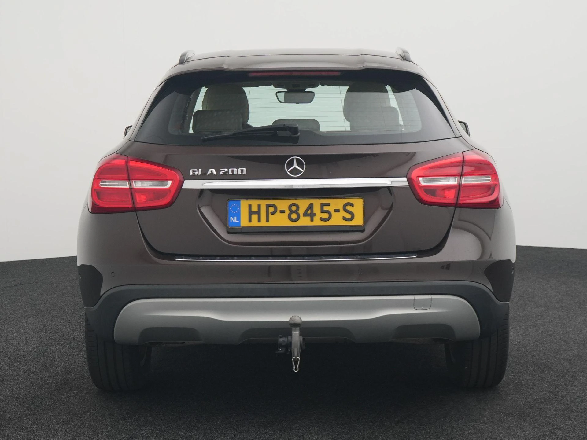 Mercedes-Benz-GLA-image-4
