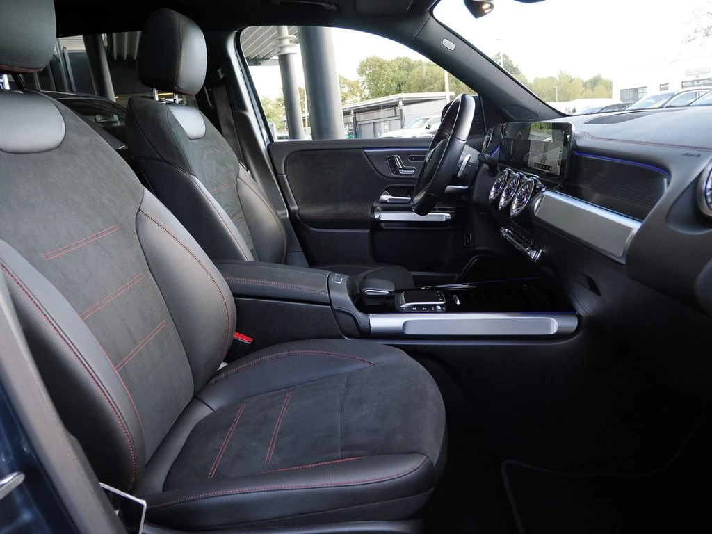Mercedes-Benz-EQB 300-image-11
