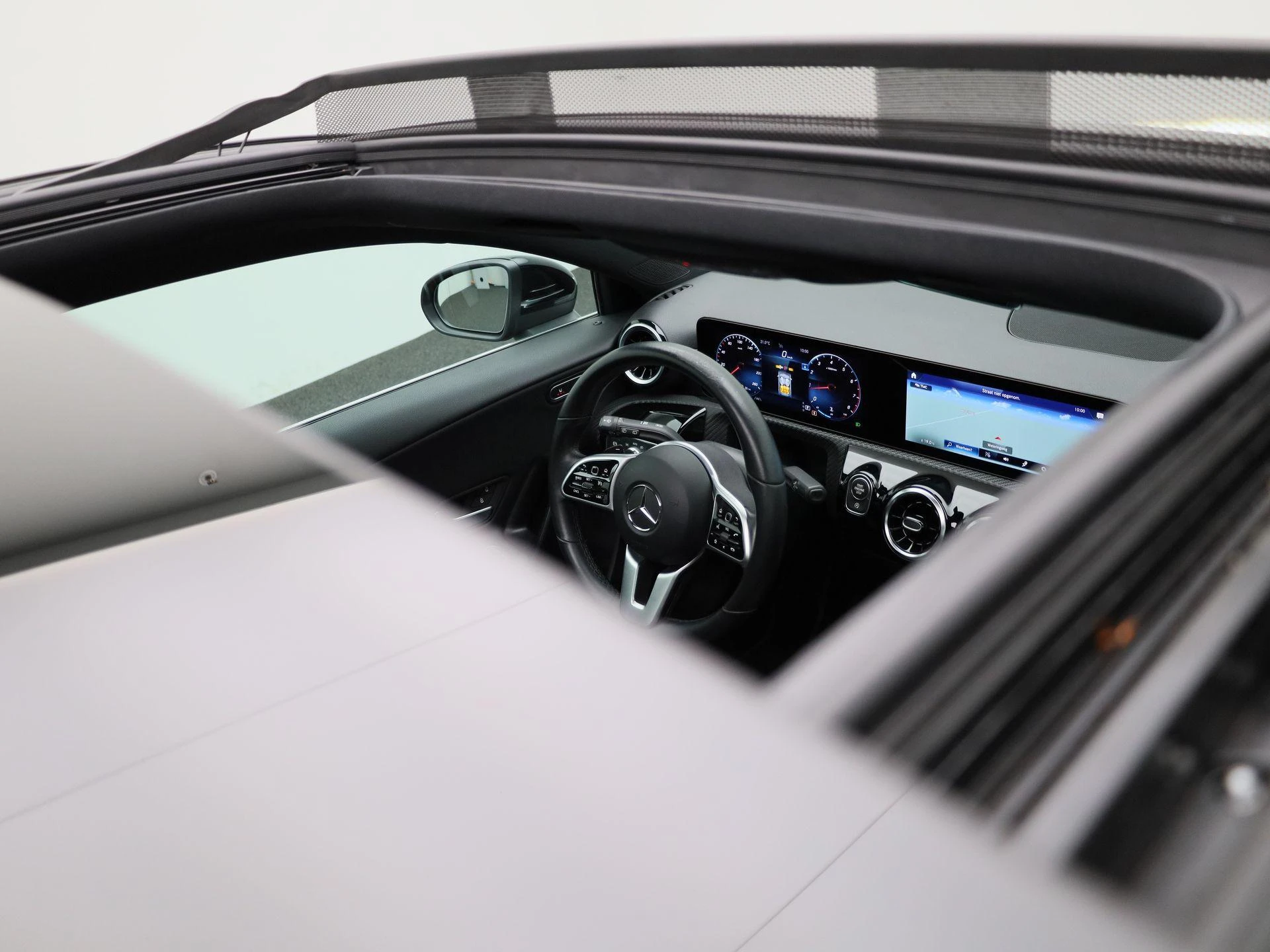 Mercedes-Benz-A-Klasse-image-38