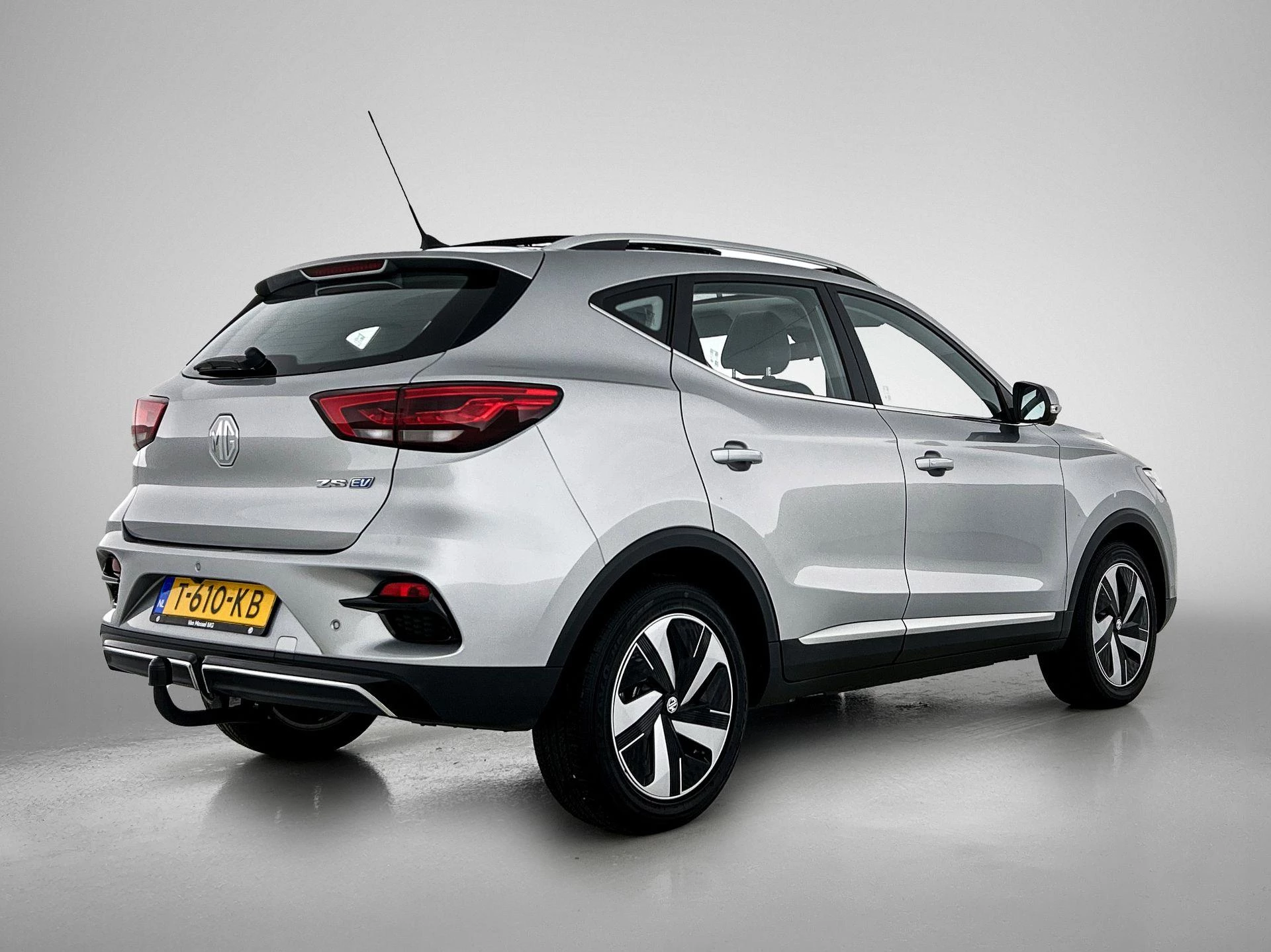 MG-ZS EV-image-4