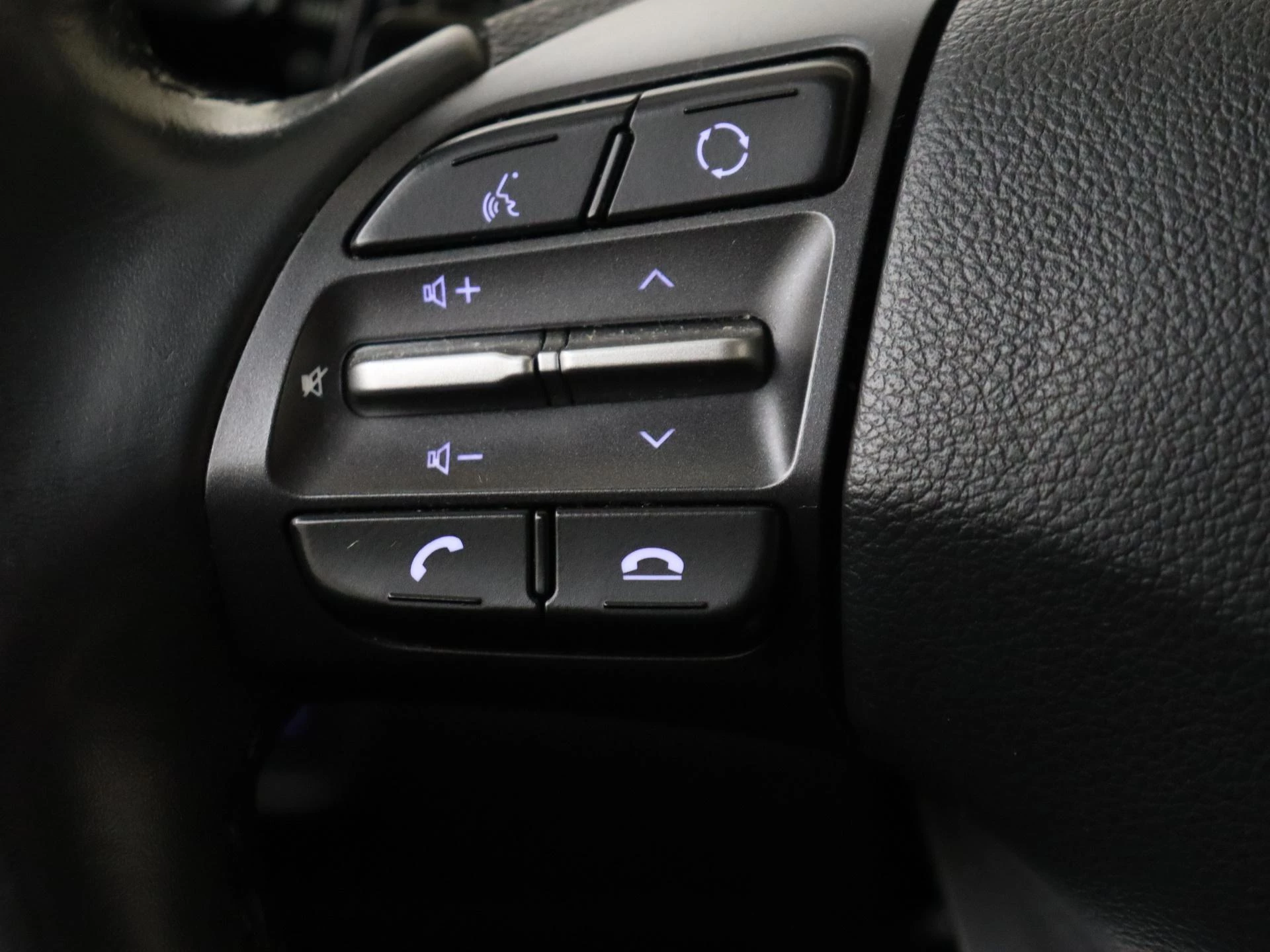 Hyundai-Kona-image-16