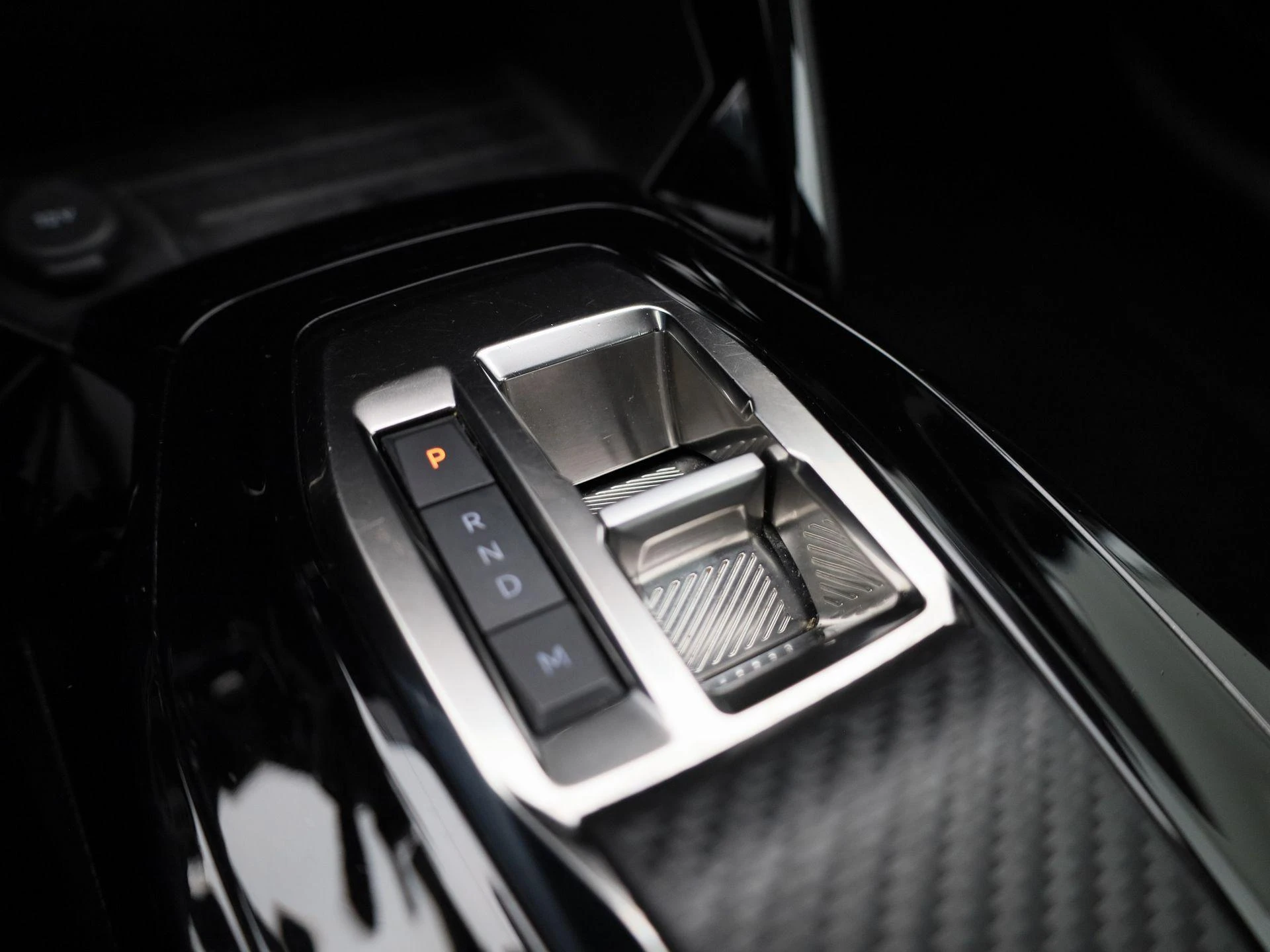 Peugeot-208-image-25