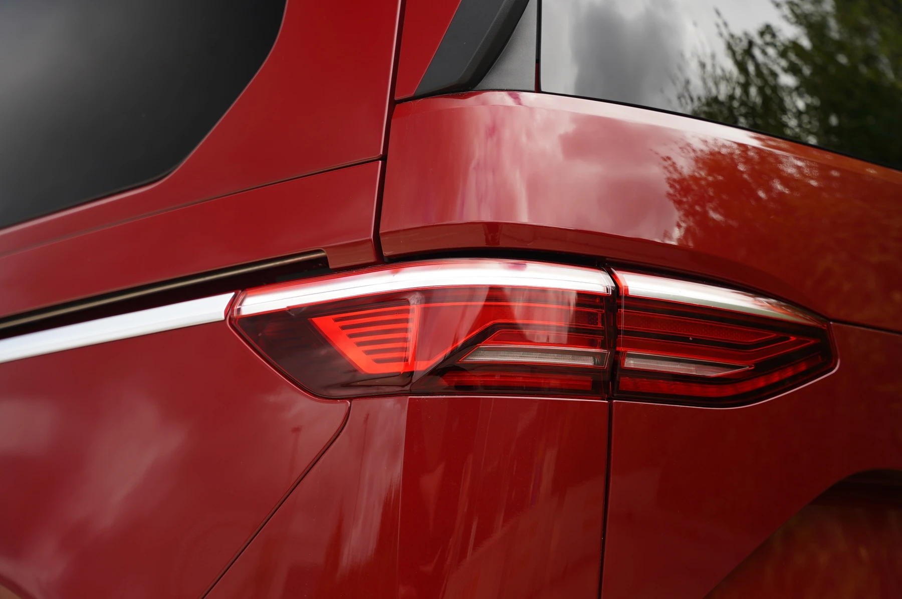 Volkswagen-Multivan-image-33