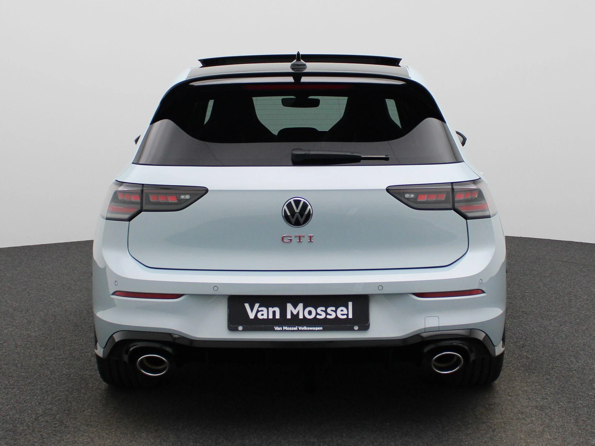 Volkswagen-Golf-image-4