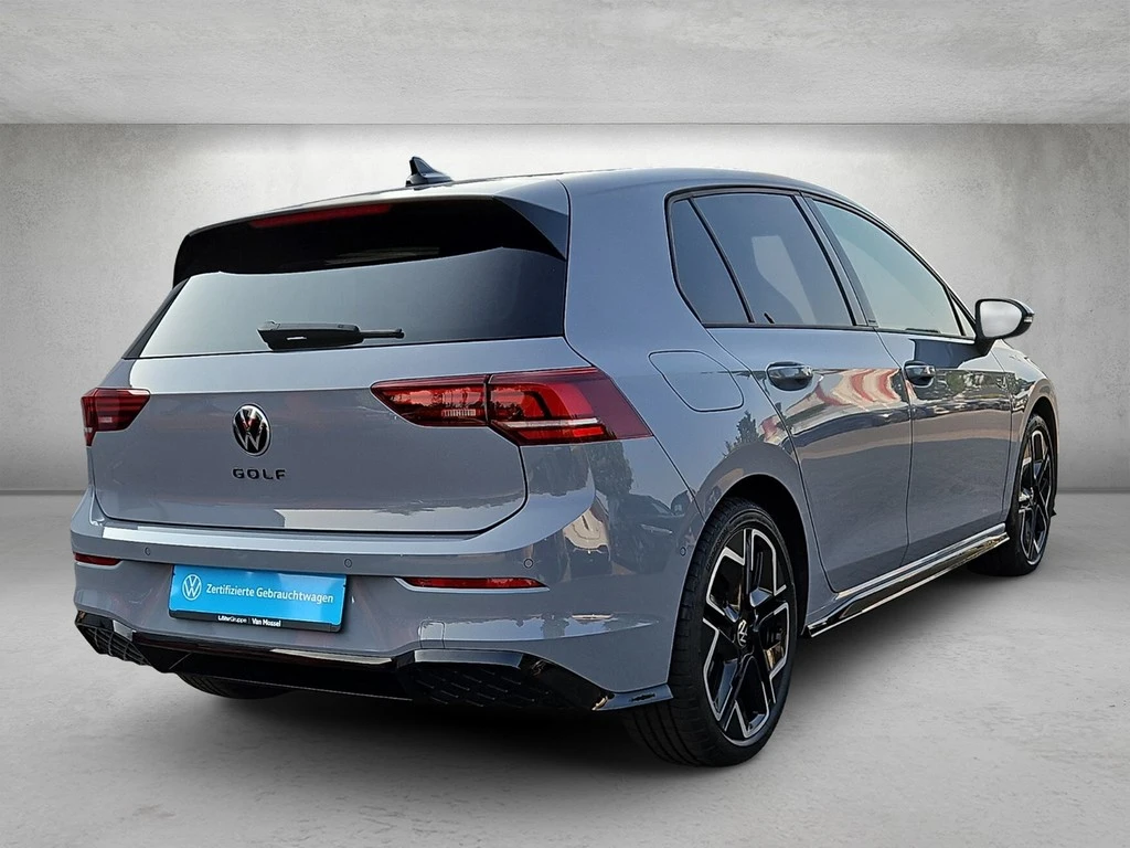 Volkswagen-Golf-image-2