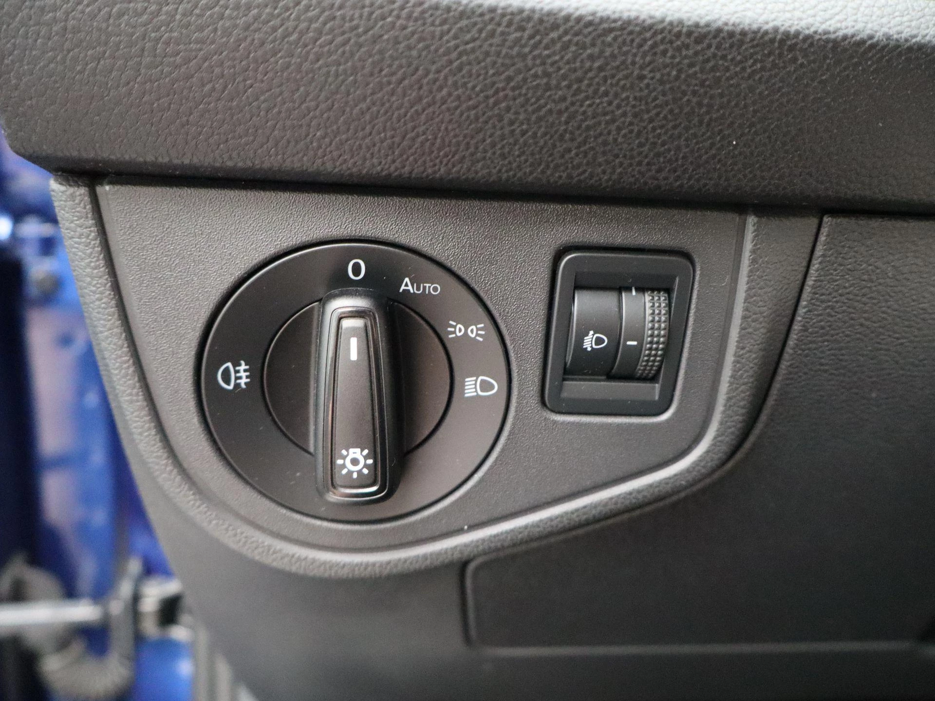Volkswagen-Polo-image-26