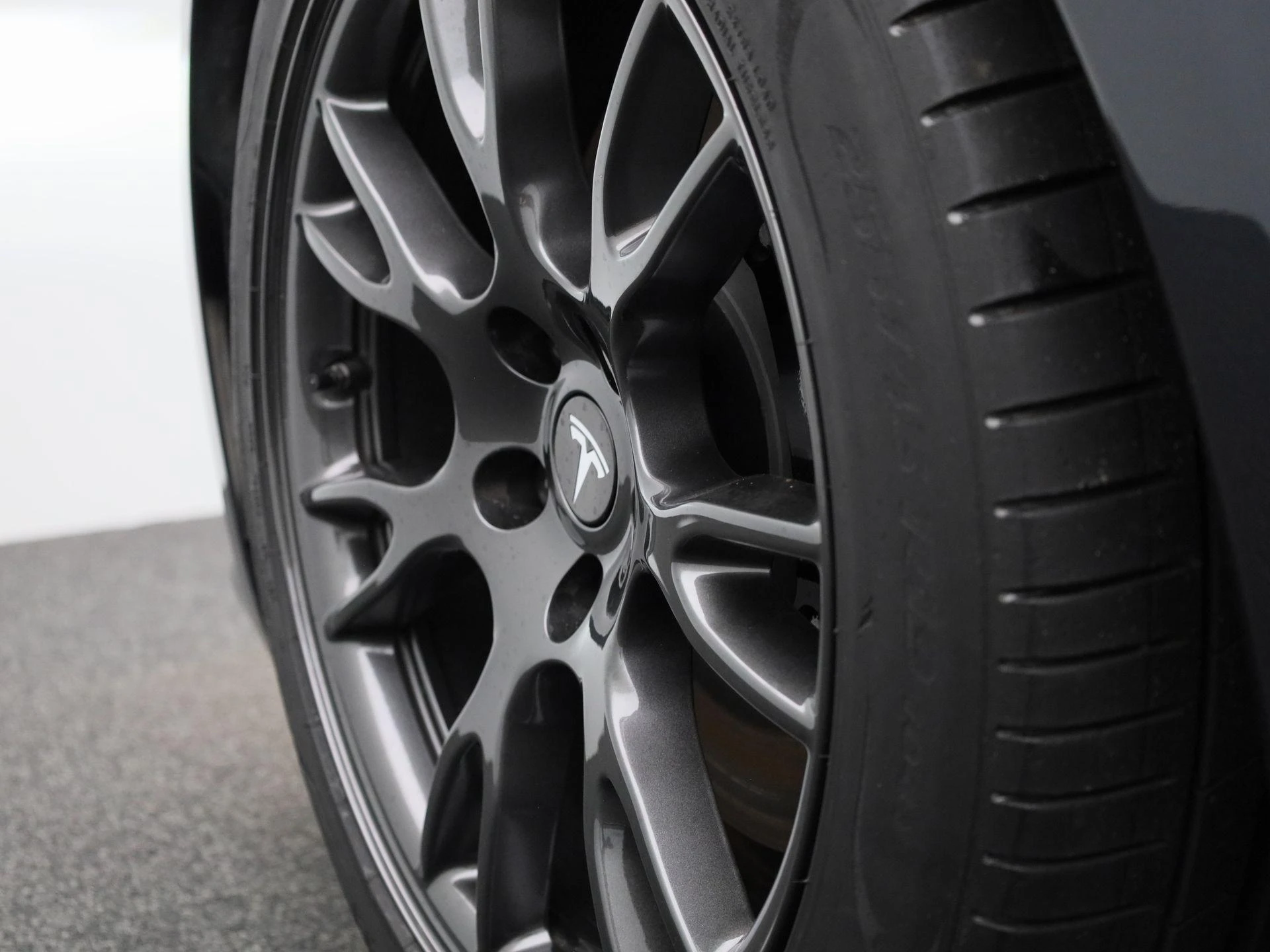 Tesla-Model S-image-47