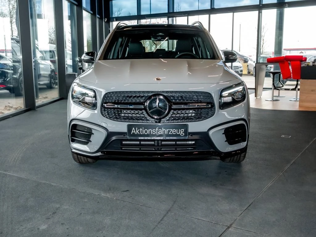 Mercedes-Benz-GLB 200 d-image-2