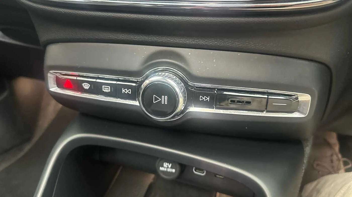 Volvo-XC40-image-32
