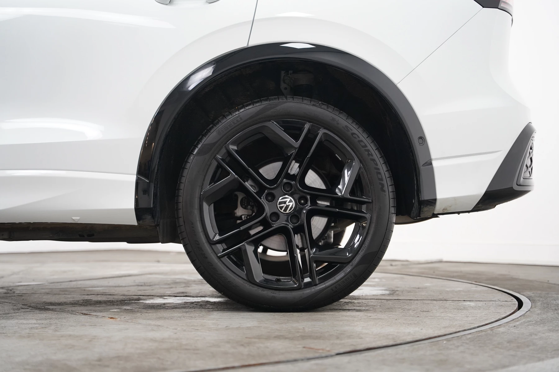 Volkswagen-Tiguan-image-31