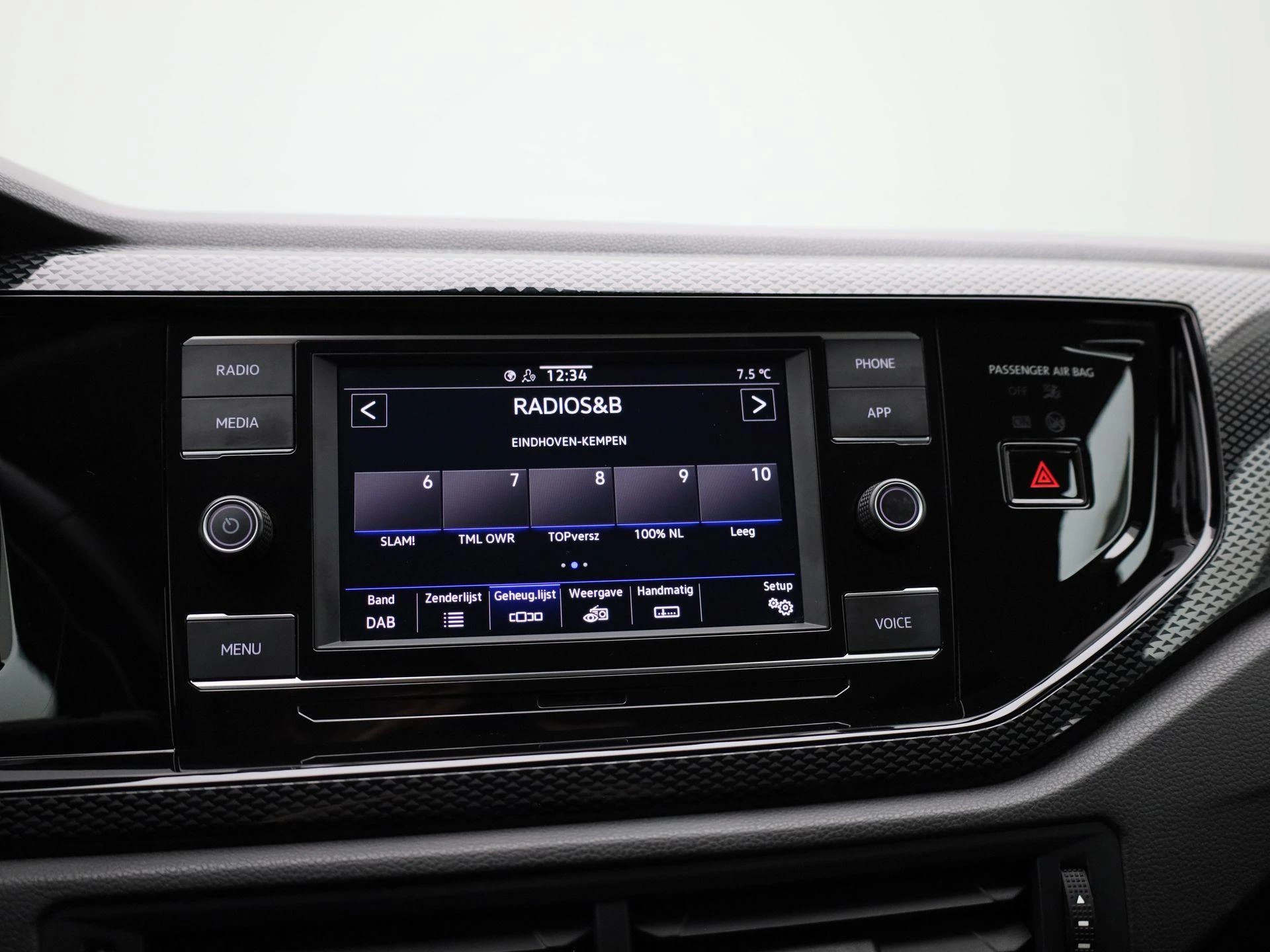 Volkswagen-Polo-image-16