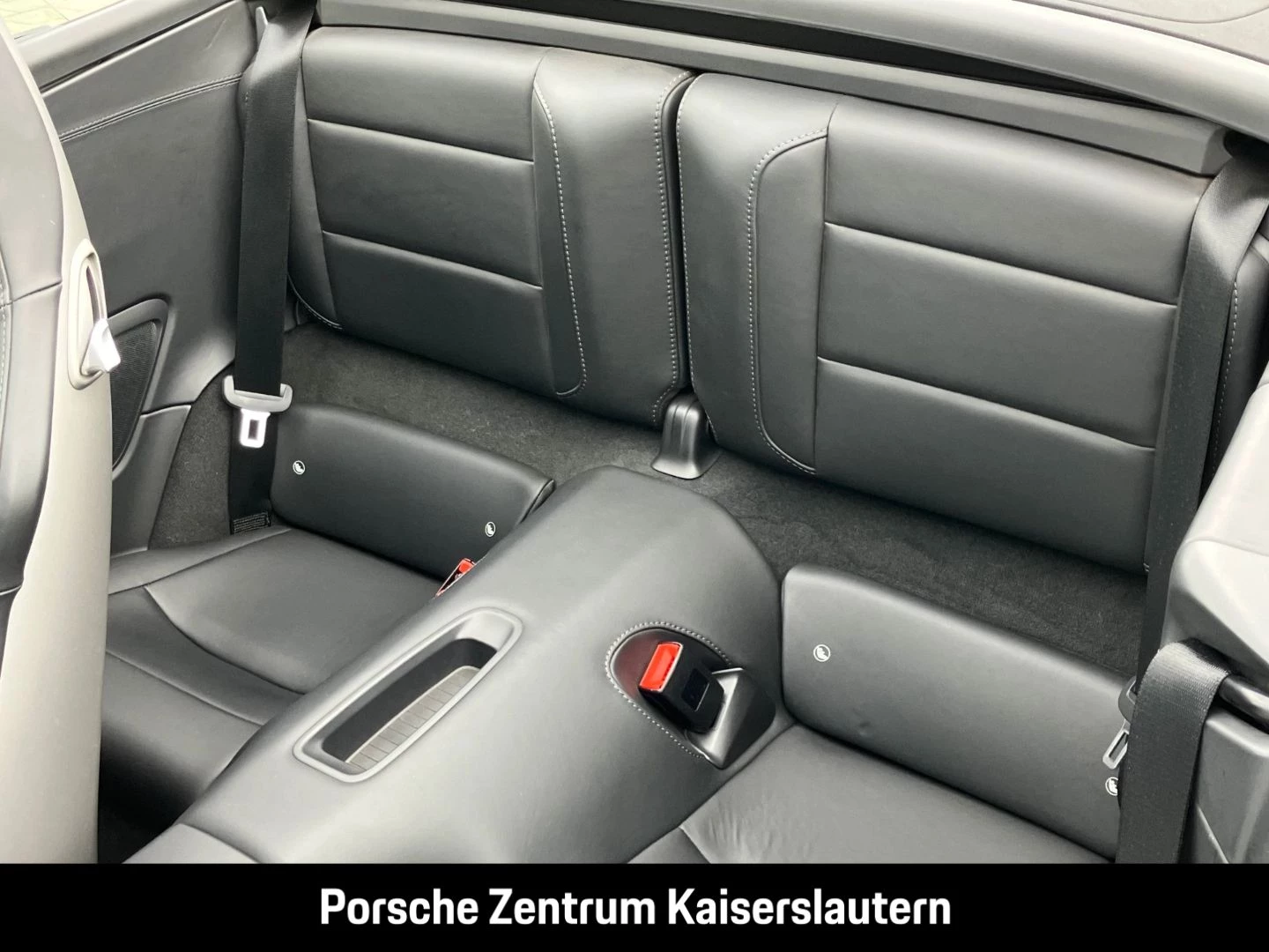 Porsche 911 991 Carrera Cabriolet Sportabgas PASM BOSE carrera