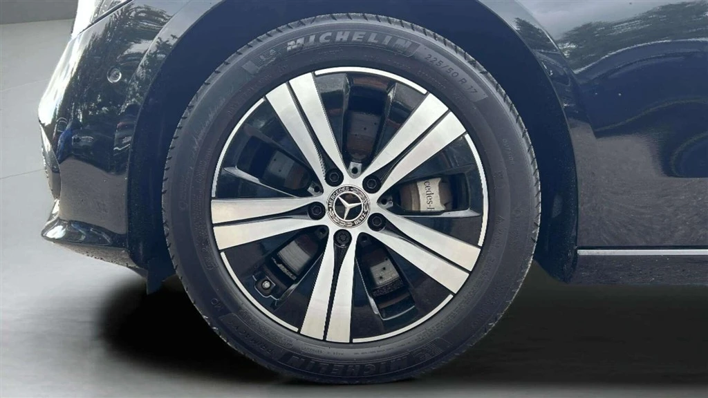 Mercedes-Benz-C-Klasse-image-8