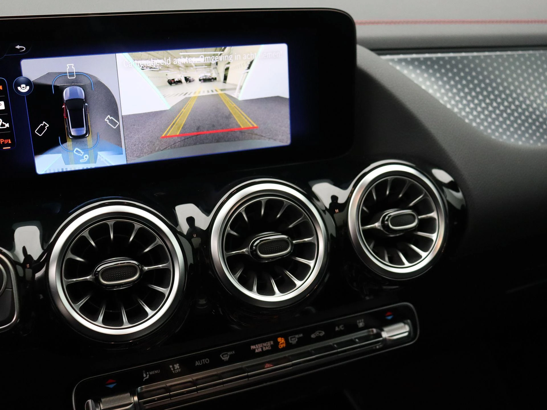 Mercedes-Benz-EQA-image-14