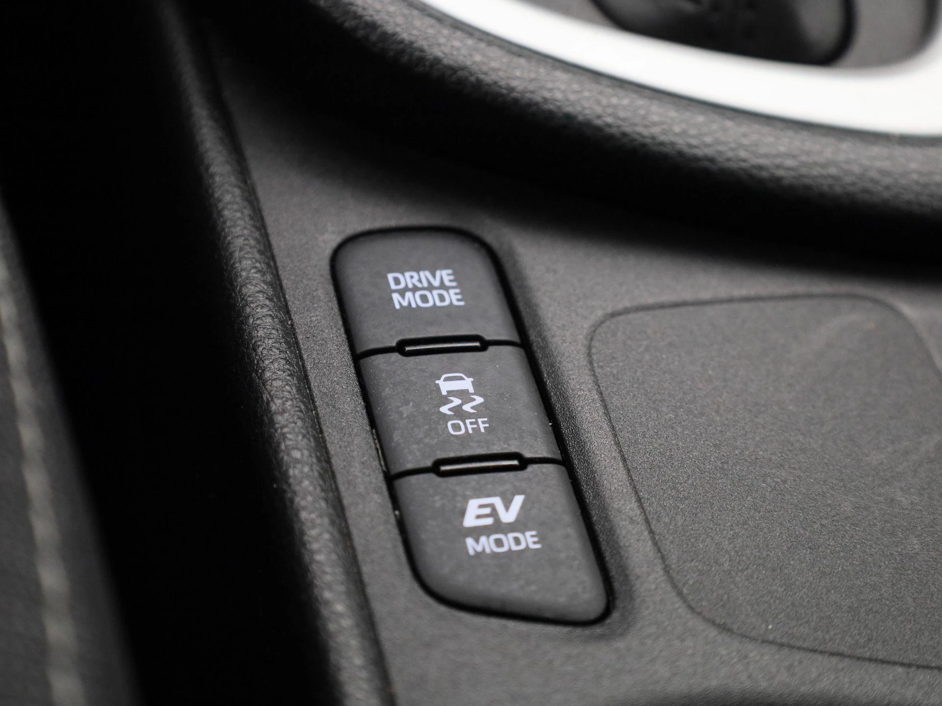 Toyota-Yaris-image-24