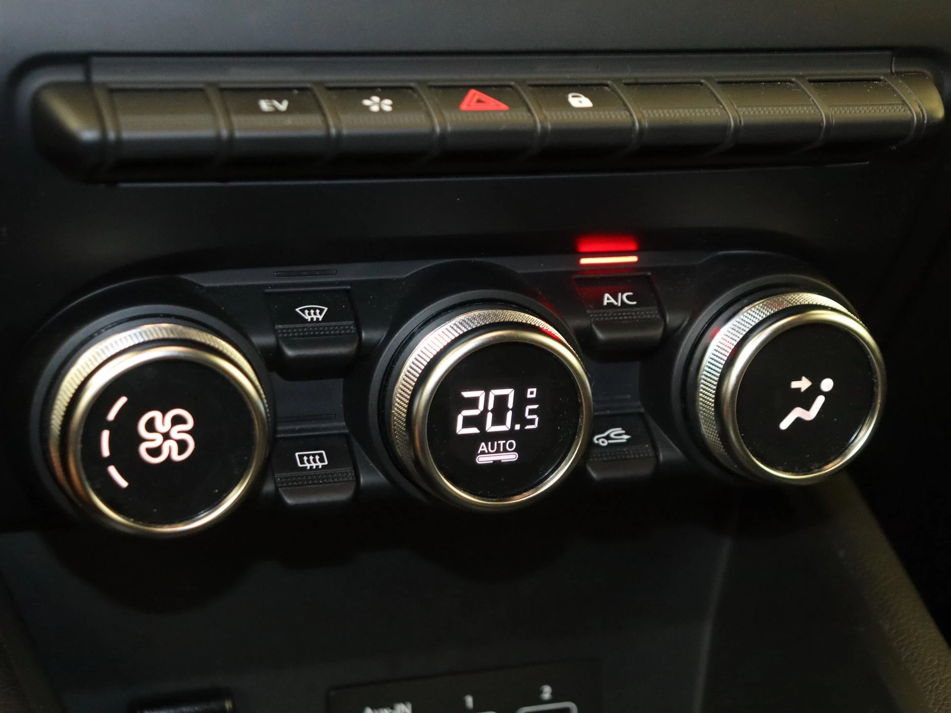 Renault-Captur-image-18