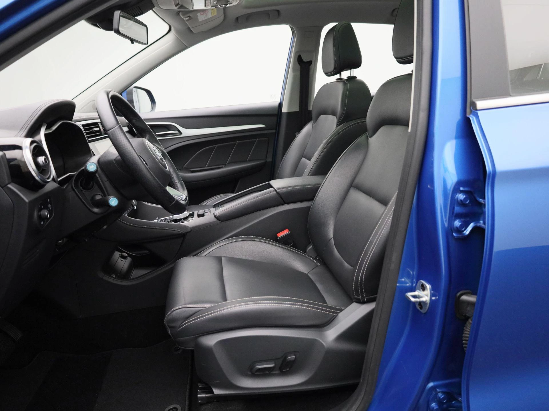 MG-ZS EV-image-10