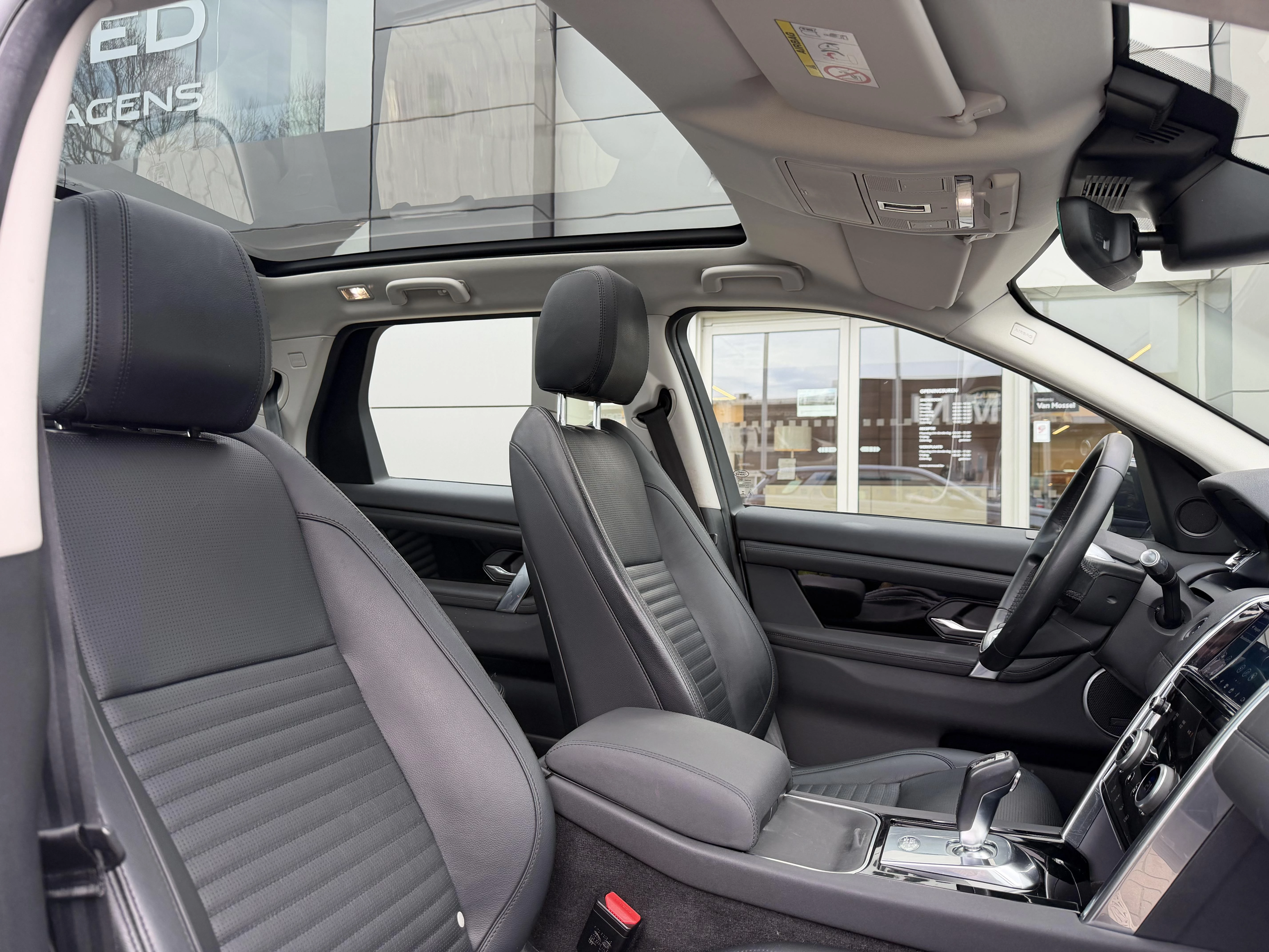 Land Rover-Discovery Sport-image-22