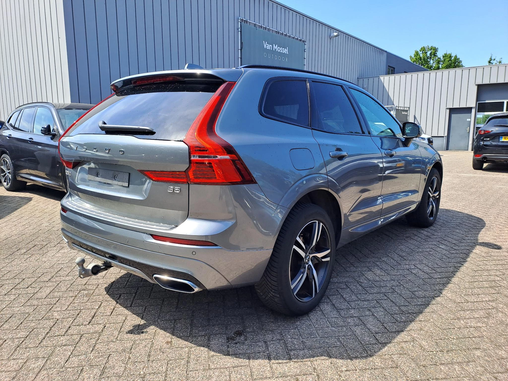 Volvo XC60 2.0 B5 R-Design