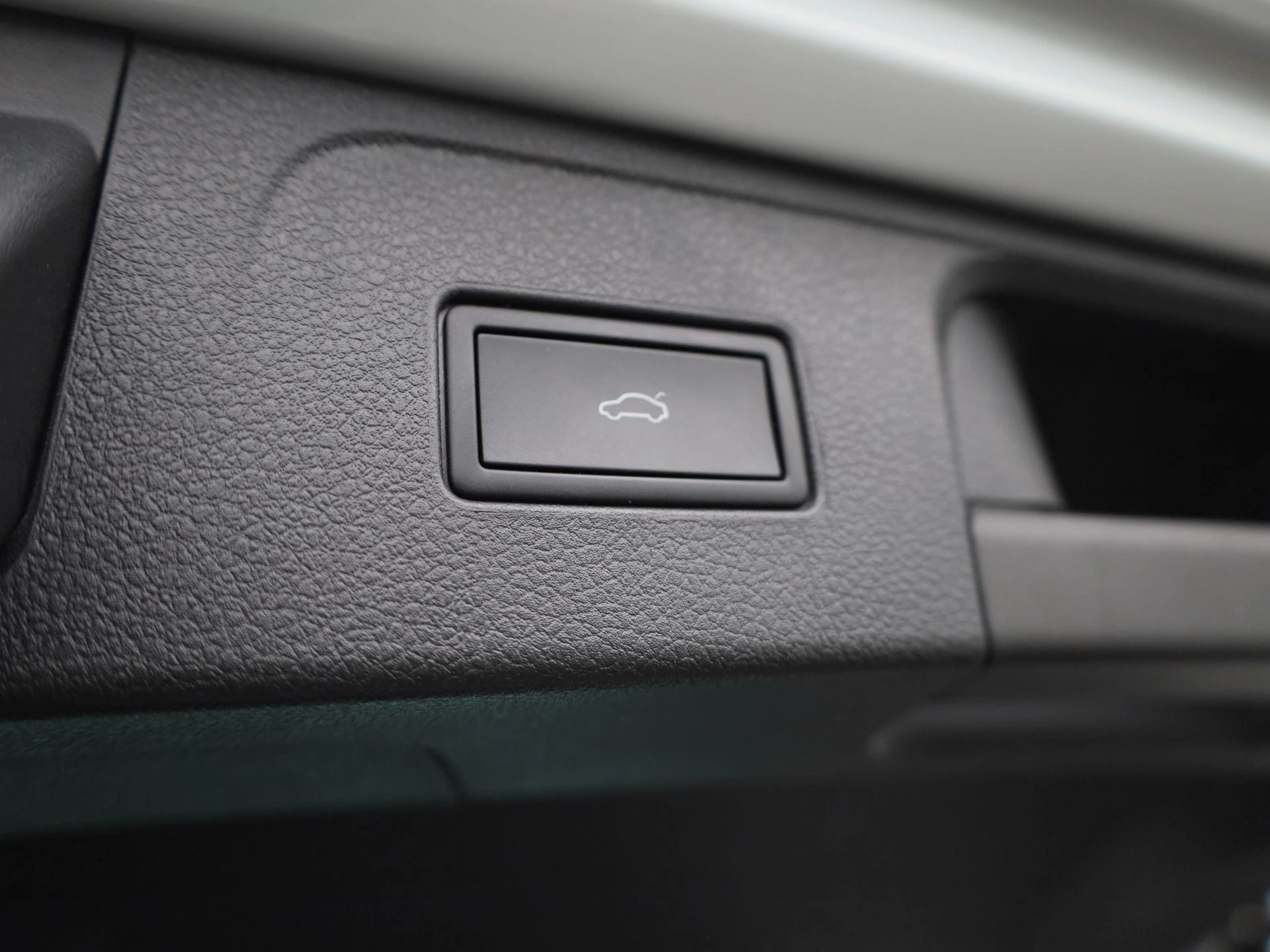 Volkswagen-Passat-image-14