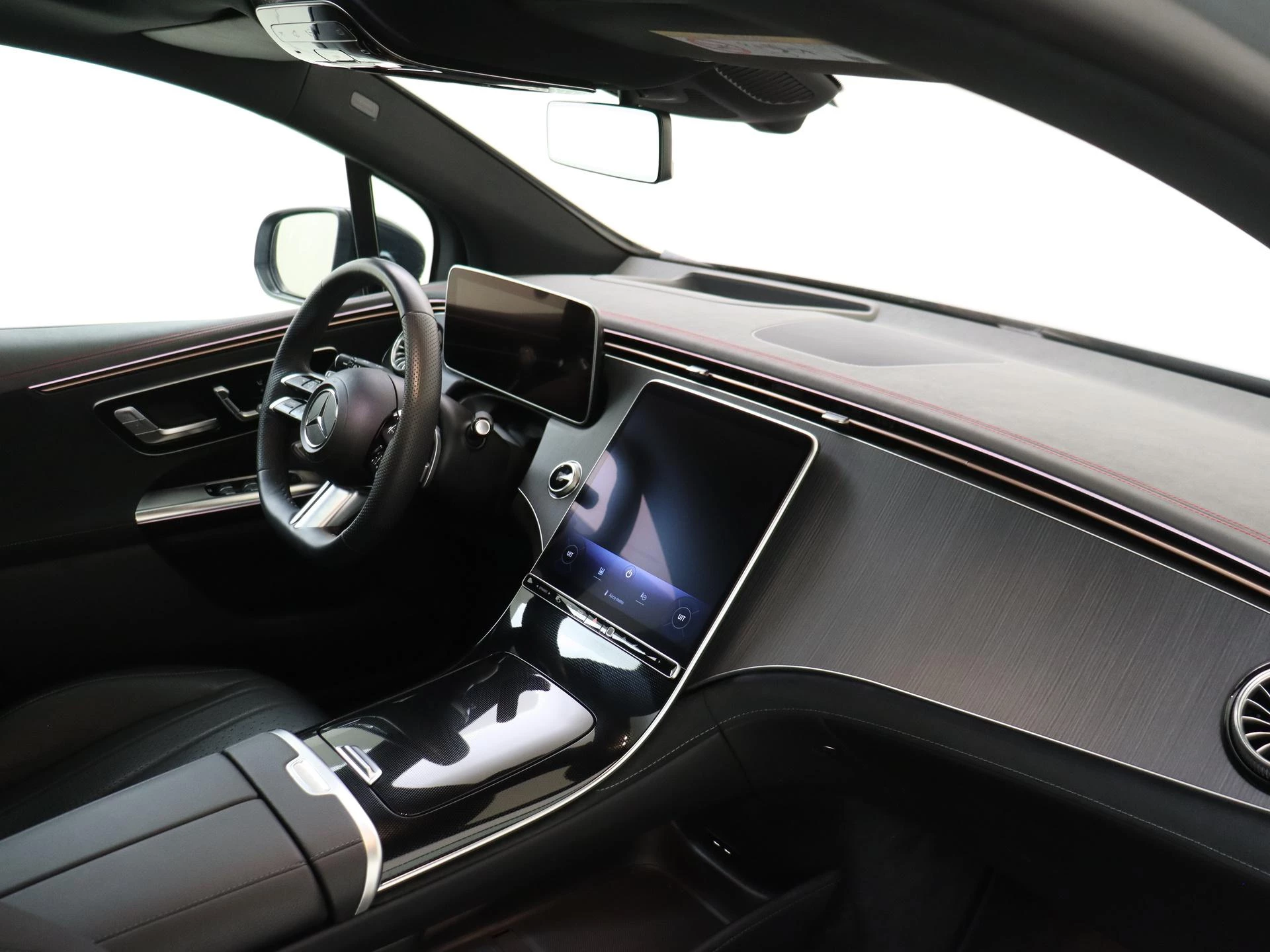 Mercedes-Benz-EQE-image-4