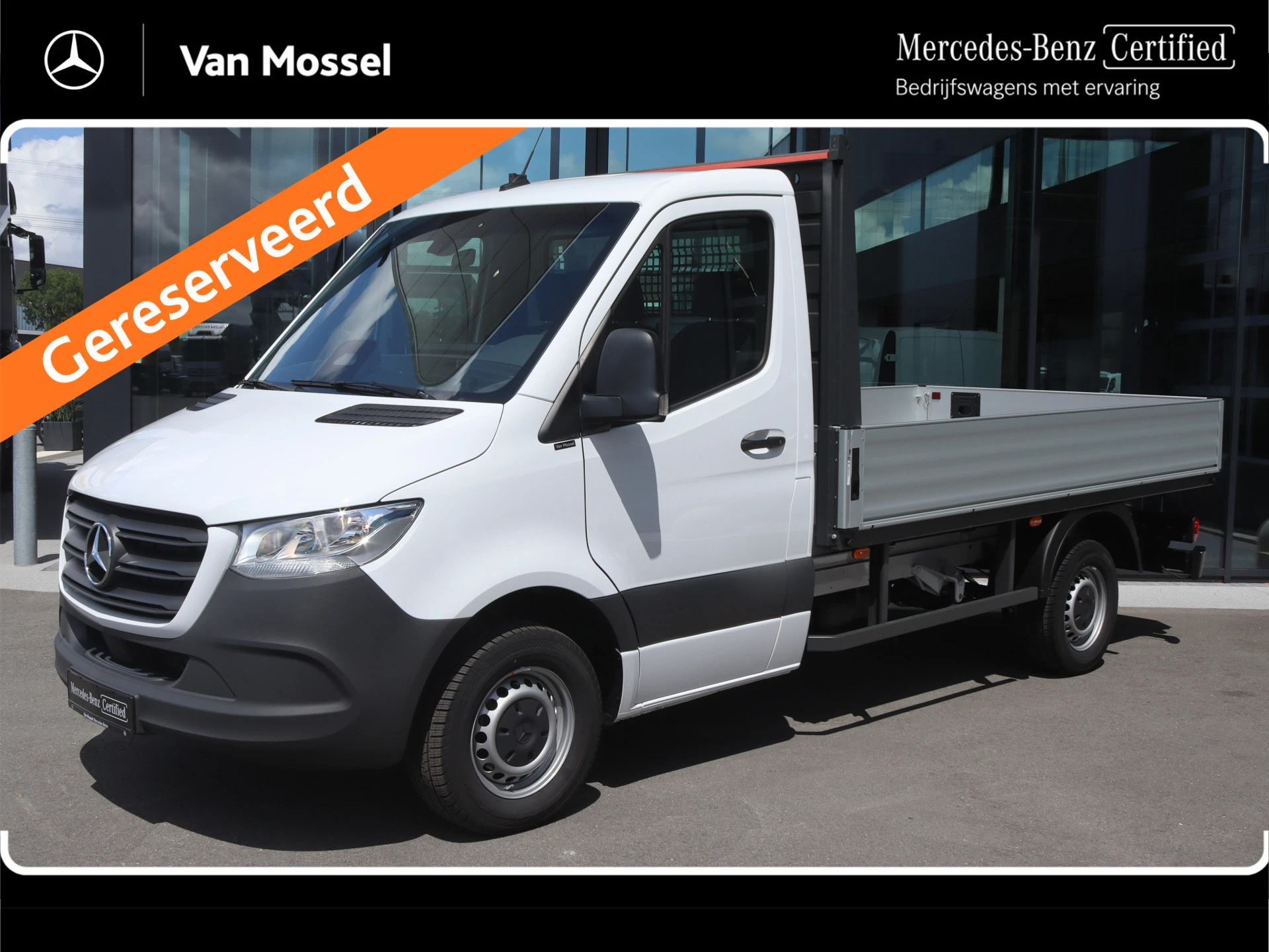 Mercedes-Benz-Sprinter-image-0