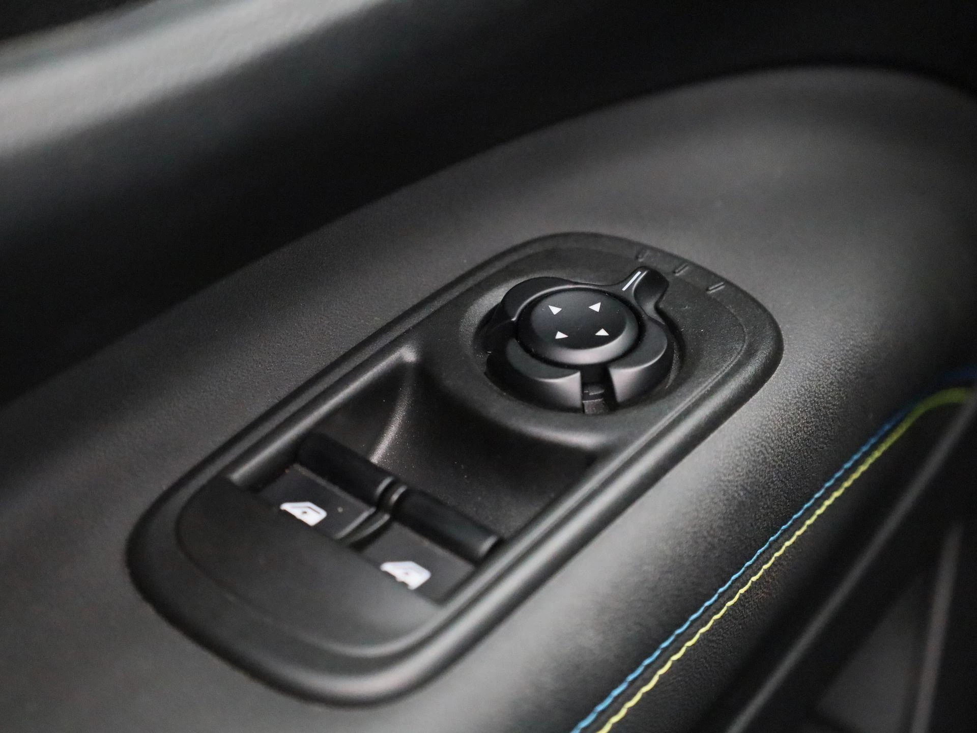 Abarth-500C-image-30