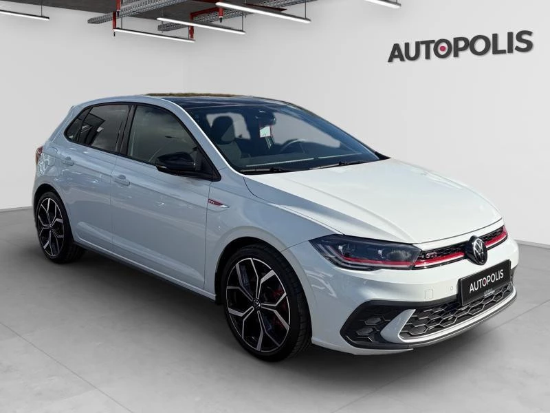 Volkswagen-Polo-image-18