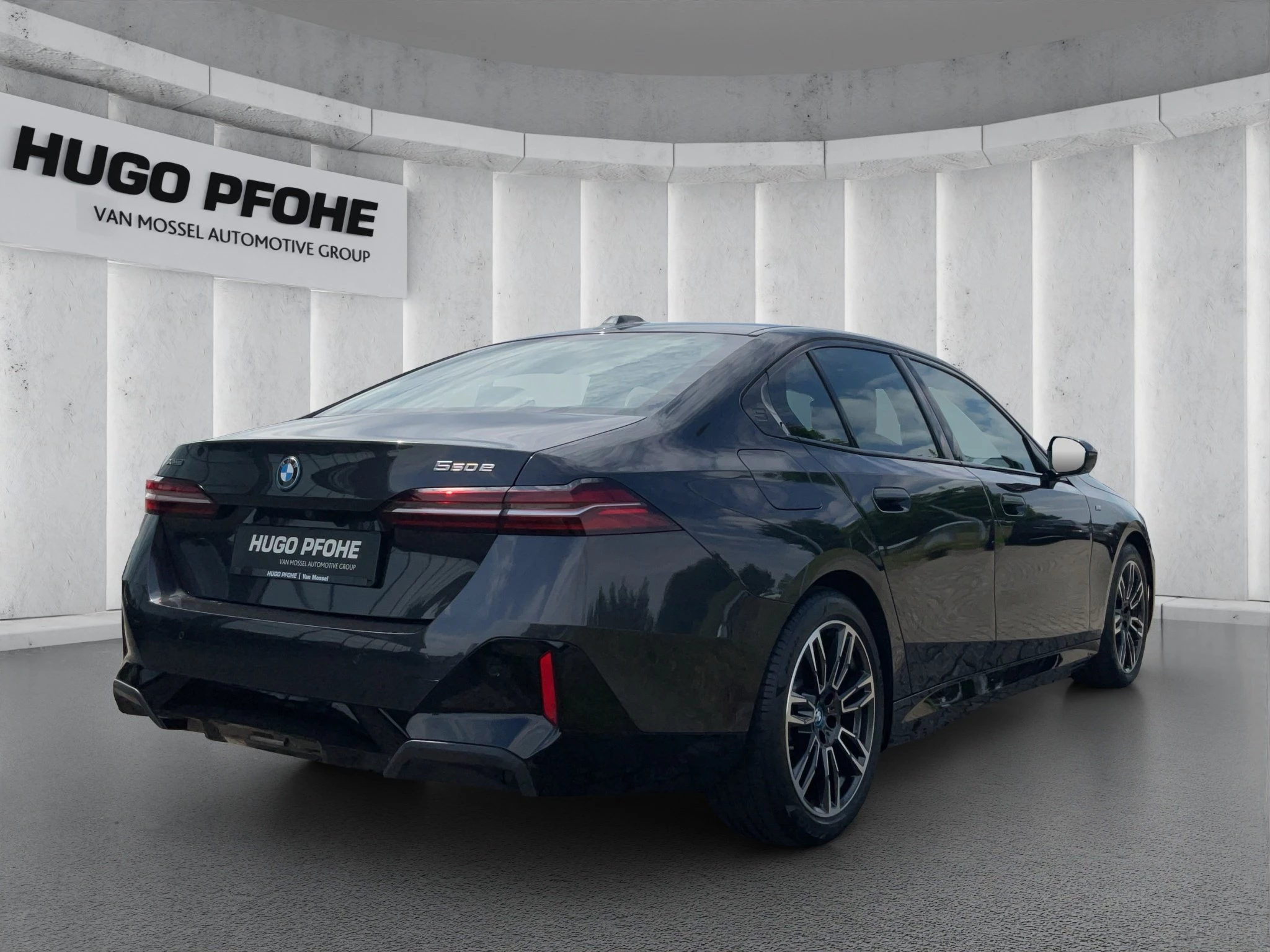 BMW 5er Reihe 550e xDrive M Sport . Driving Prof
