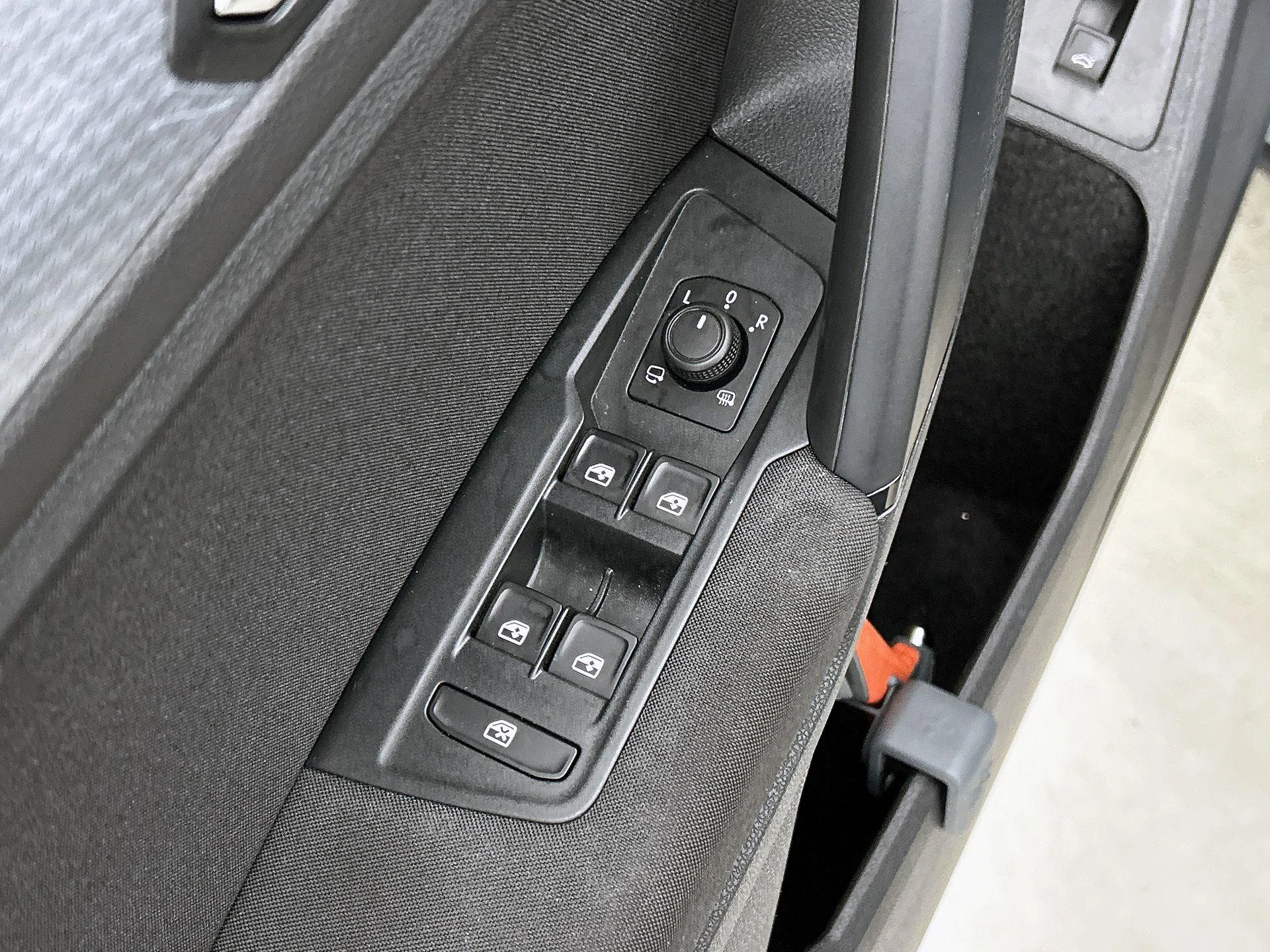 Volkswagen-Tiguan-image-28