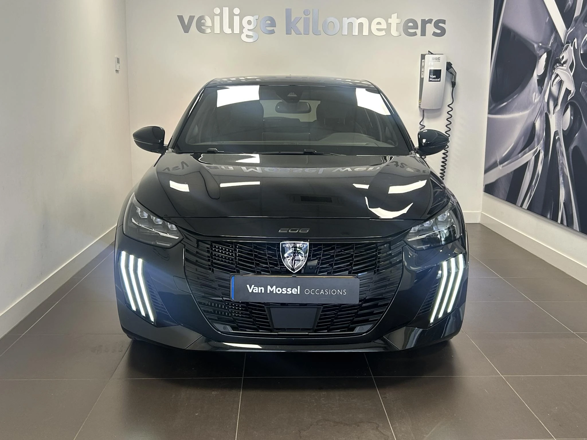 Peugeot-208-image-2