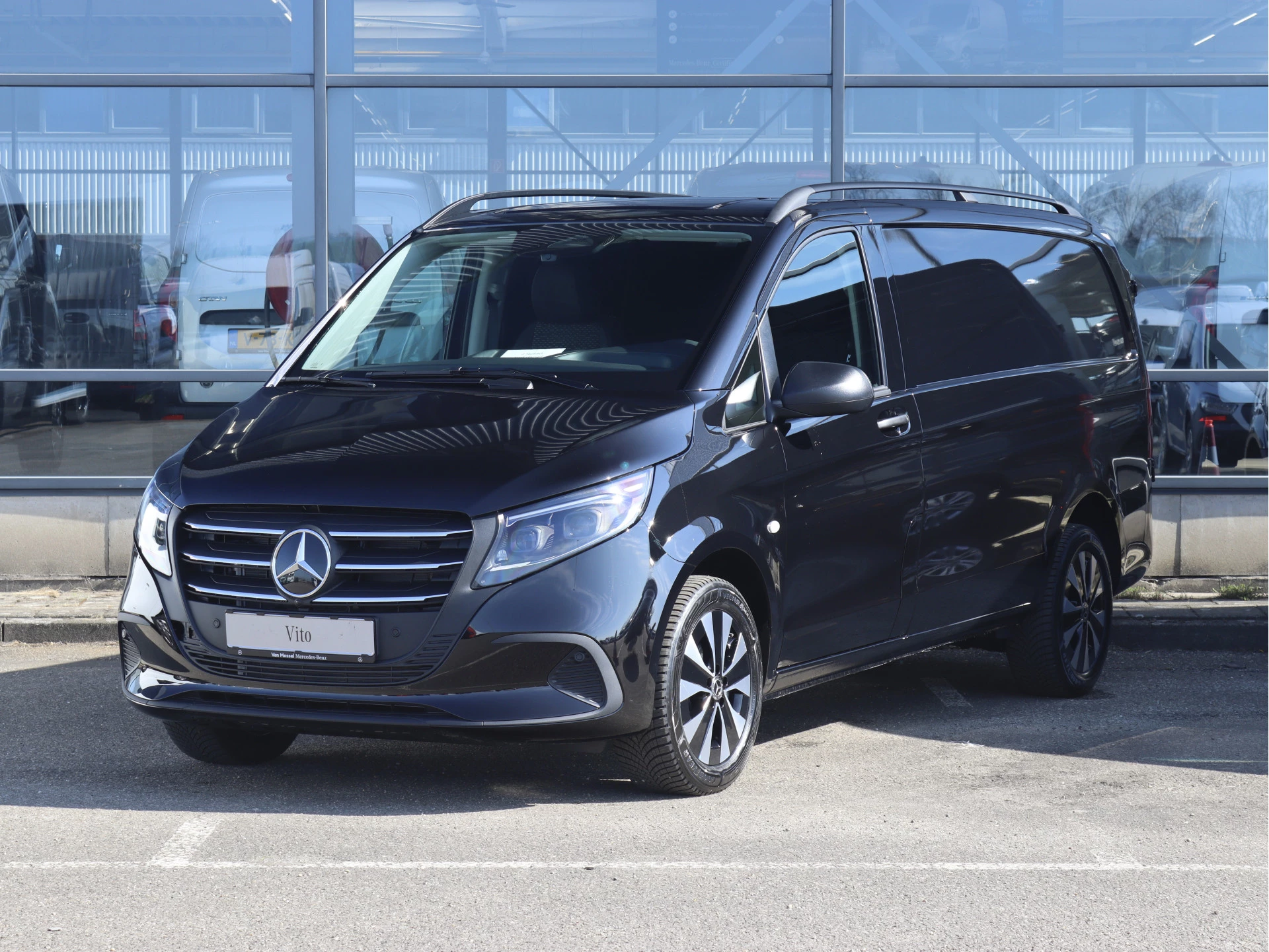 Mercedes-Benz-Vito-image-0