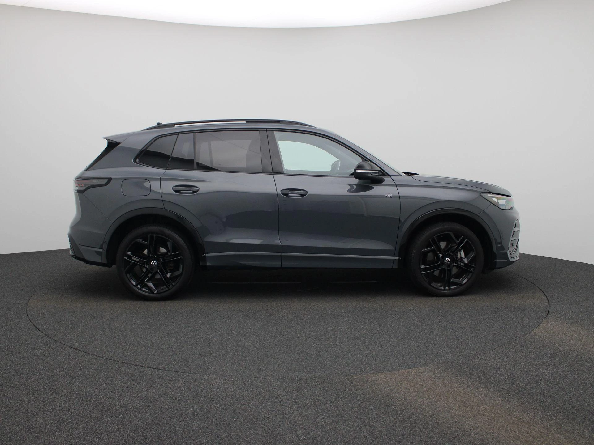 Volkswagen-Tiguan-image-5