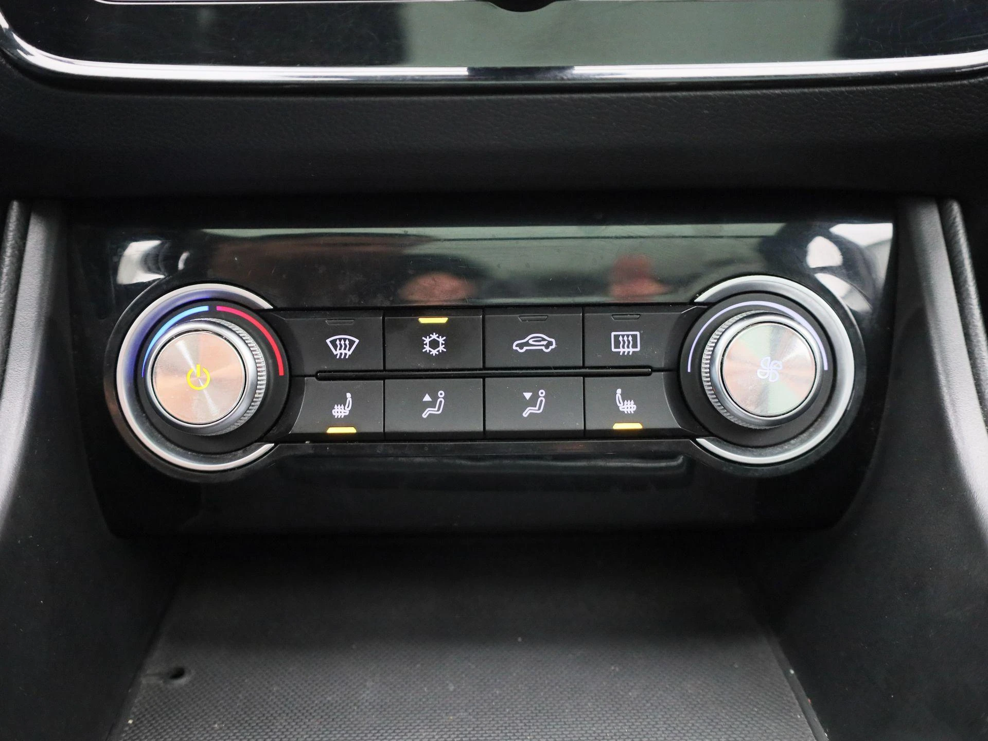 MG-ZS EV-image-16