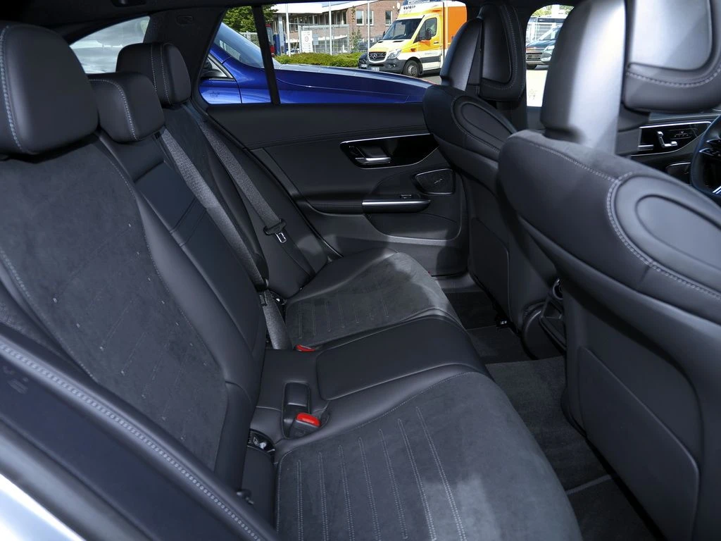 Mercedes-Benz-C-Klasse 220-image-12
