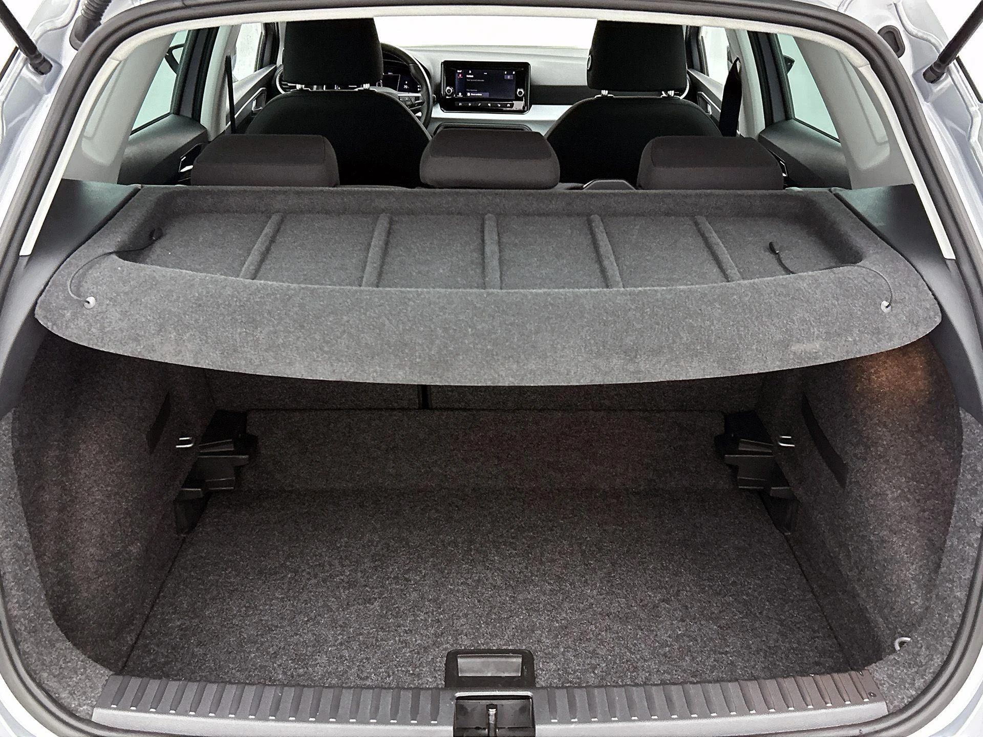 SEAT-Arona-image-18